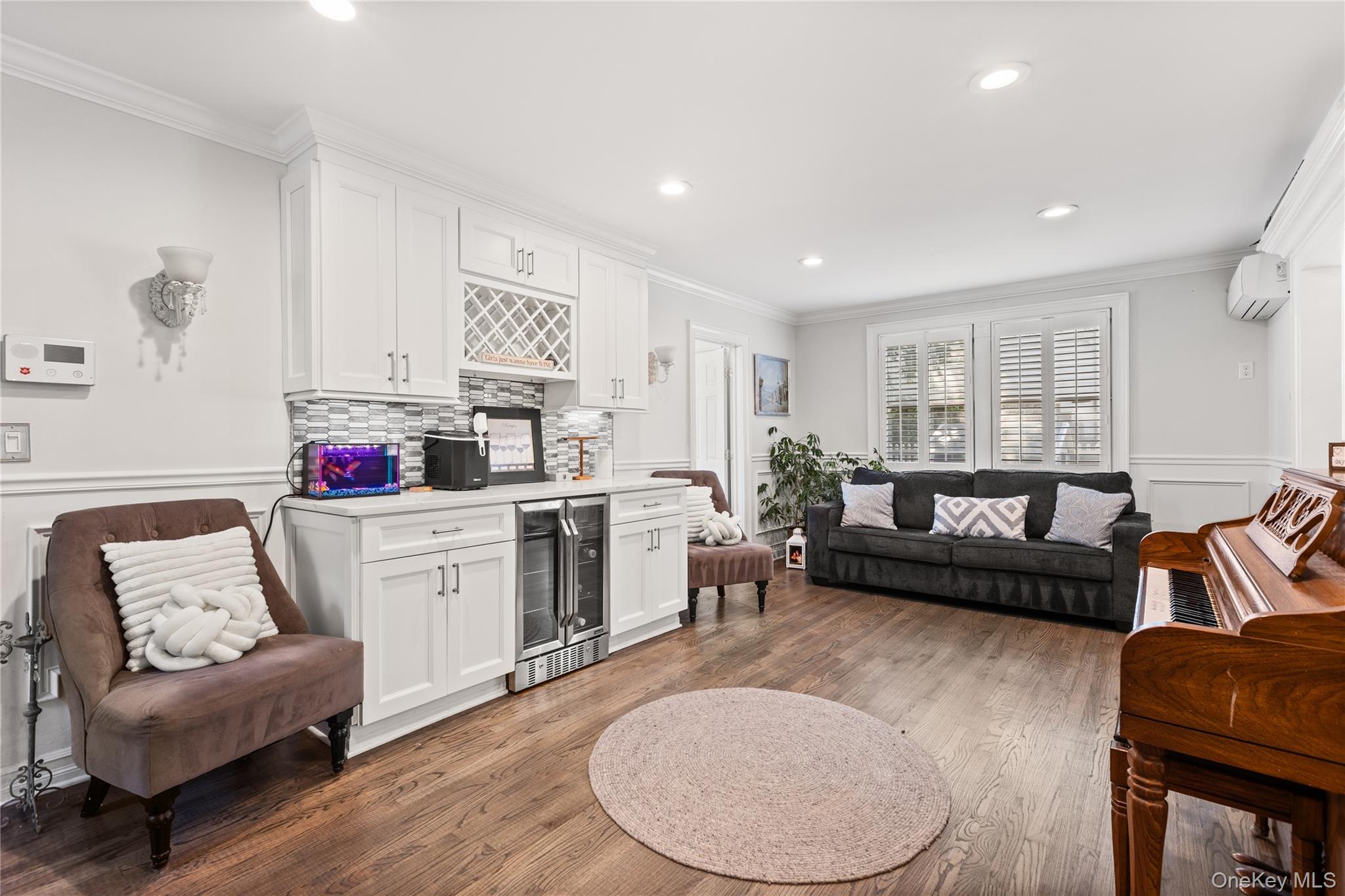 47 Village Line Road, Babylon, NY 11702