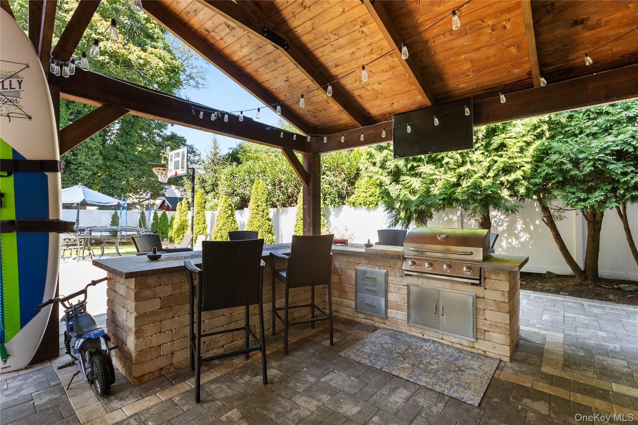 47 Village Line Road, Babylon, NY 11702