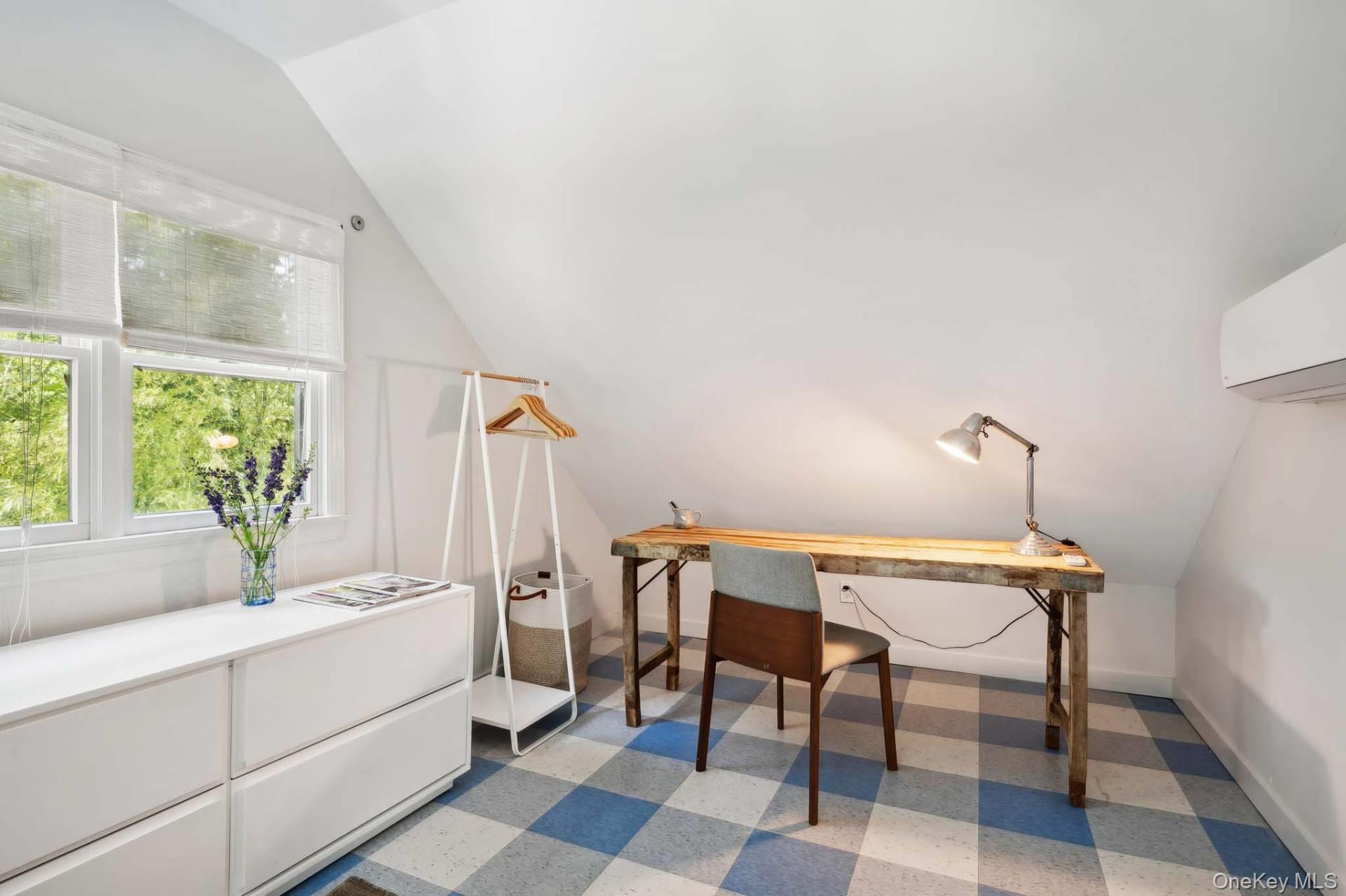 3 Holmes Lane, Hampton Bays, NY 11946