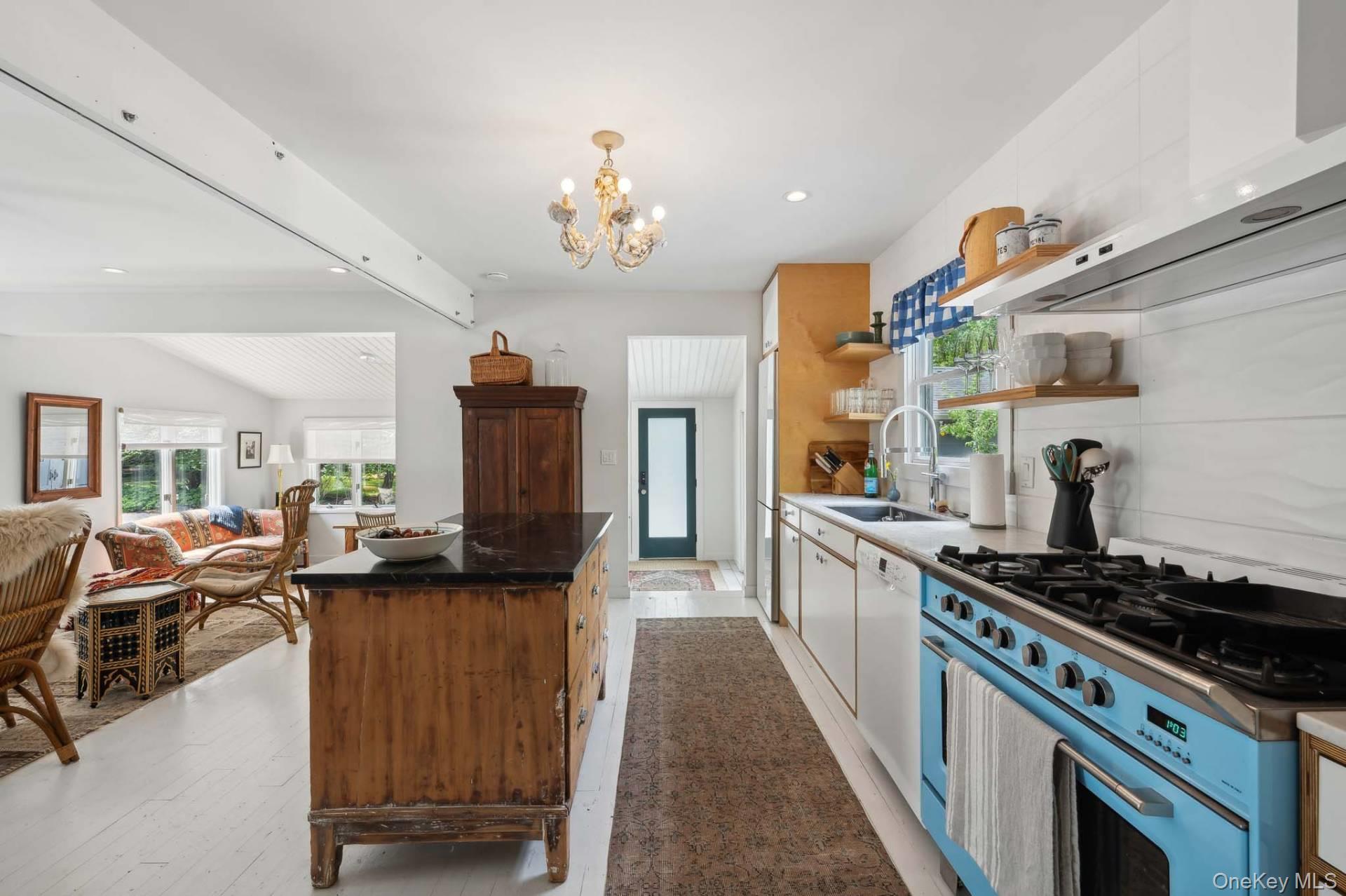 3 Holmes Lane, Hampton Bays, NY 11946