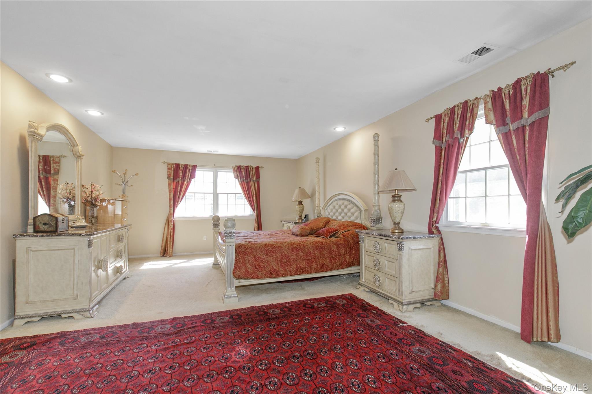 5 Naomi Court, Melville, NY 11747