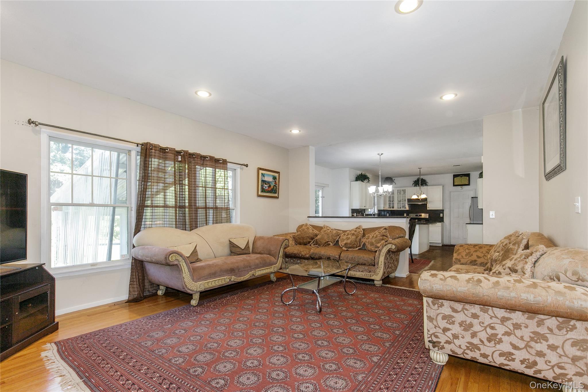 5 Naomi Court, Melville, NY 11747