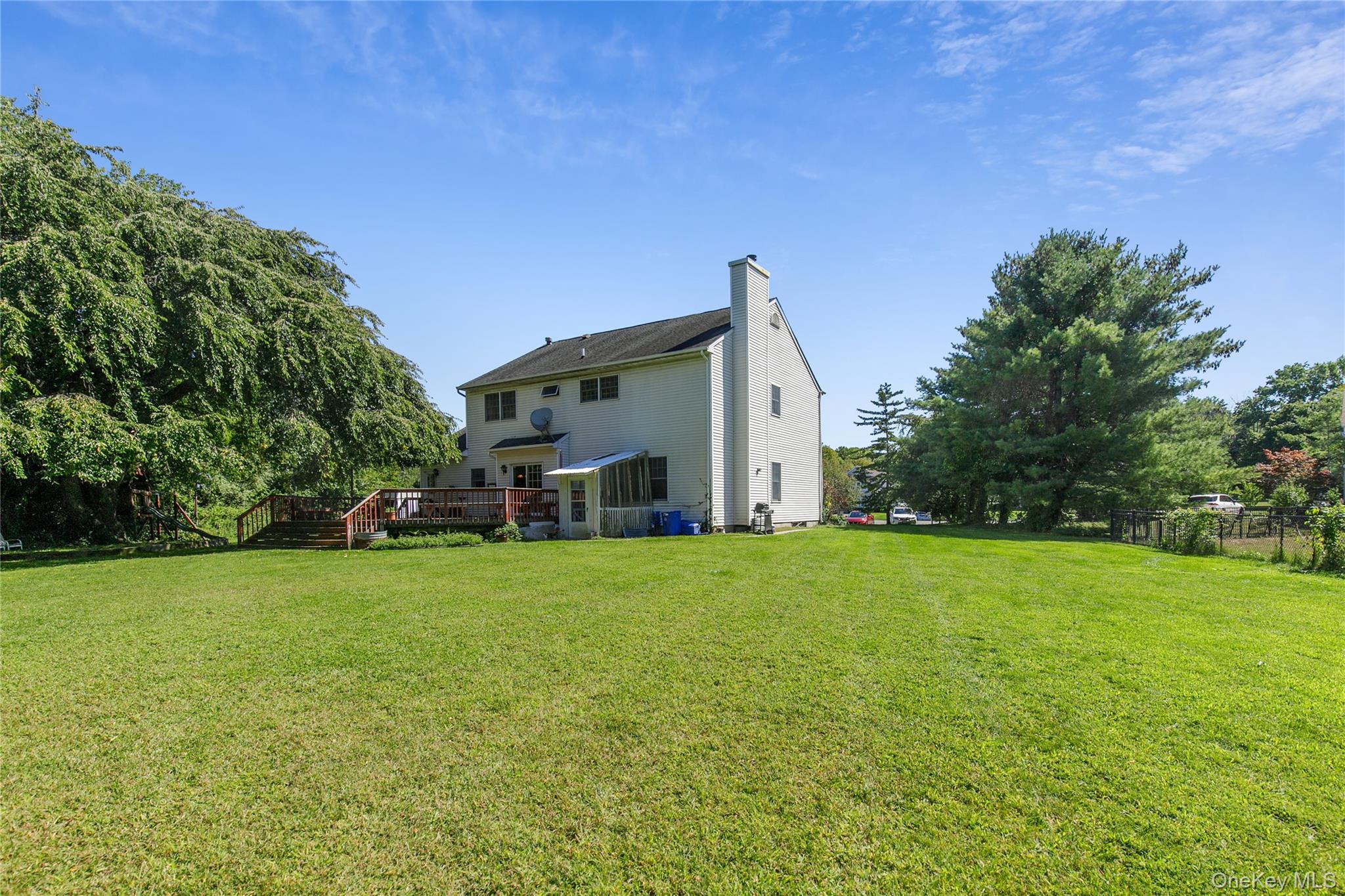 5 Naomi Court, Melville, NY 11747