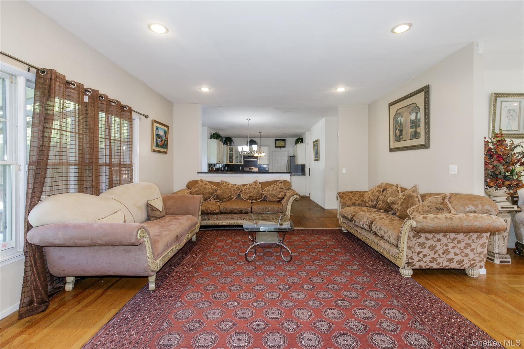 5 Naomi Court, Melville, NY 11747