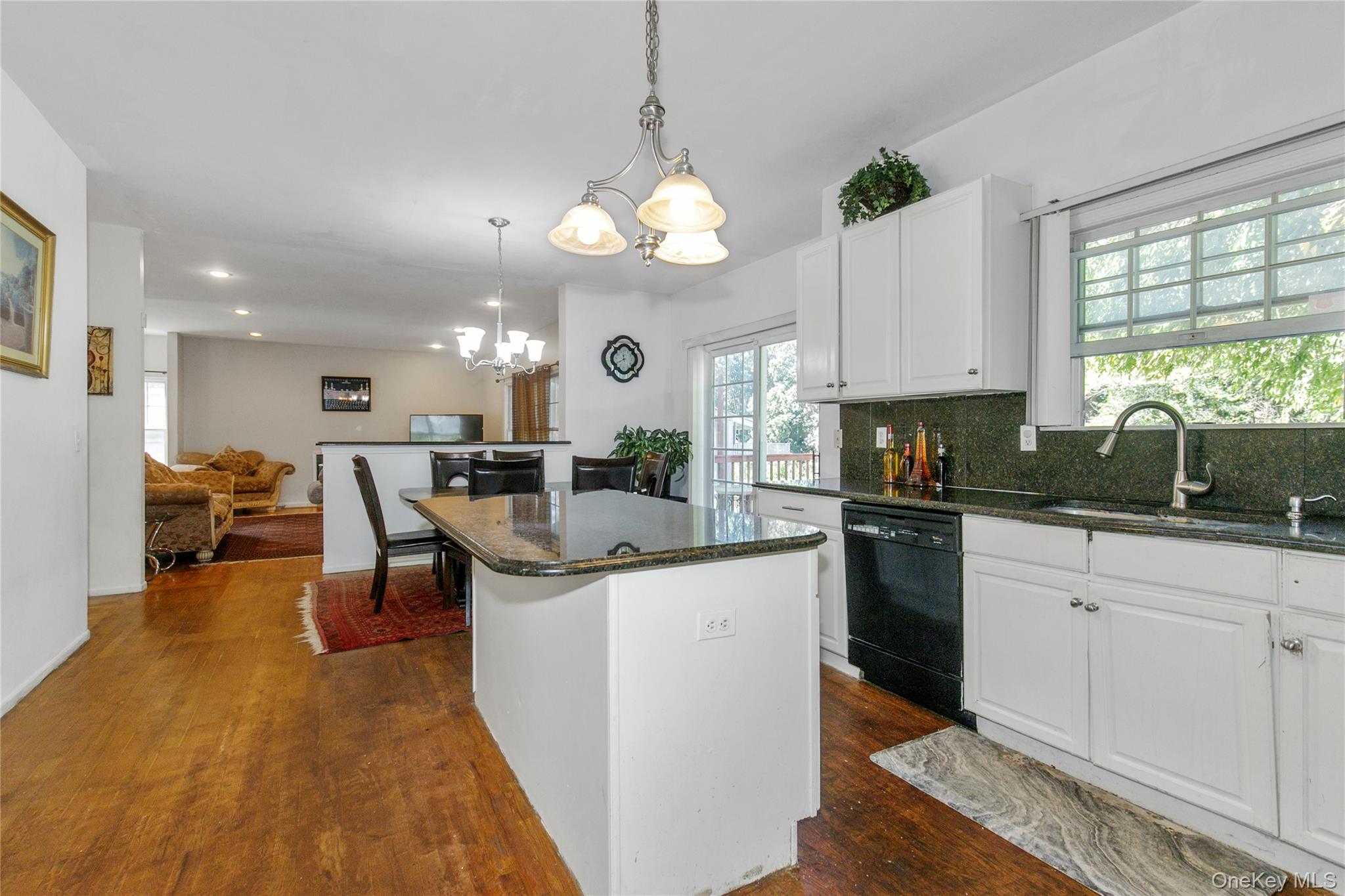 5 Naomi Court, Melville, NY 11747