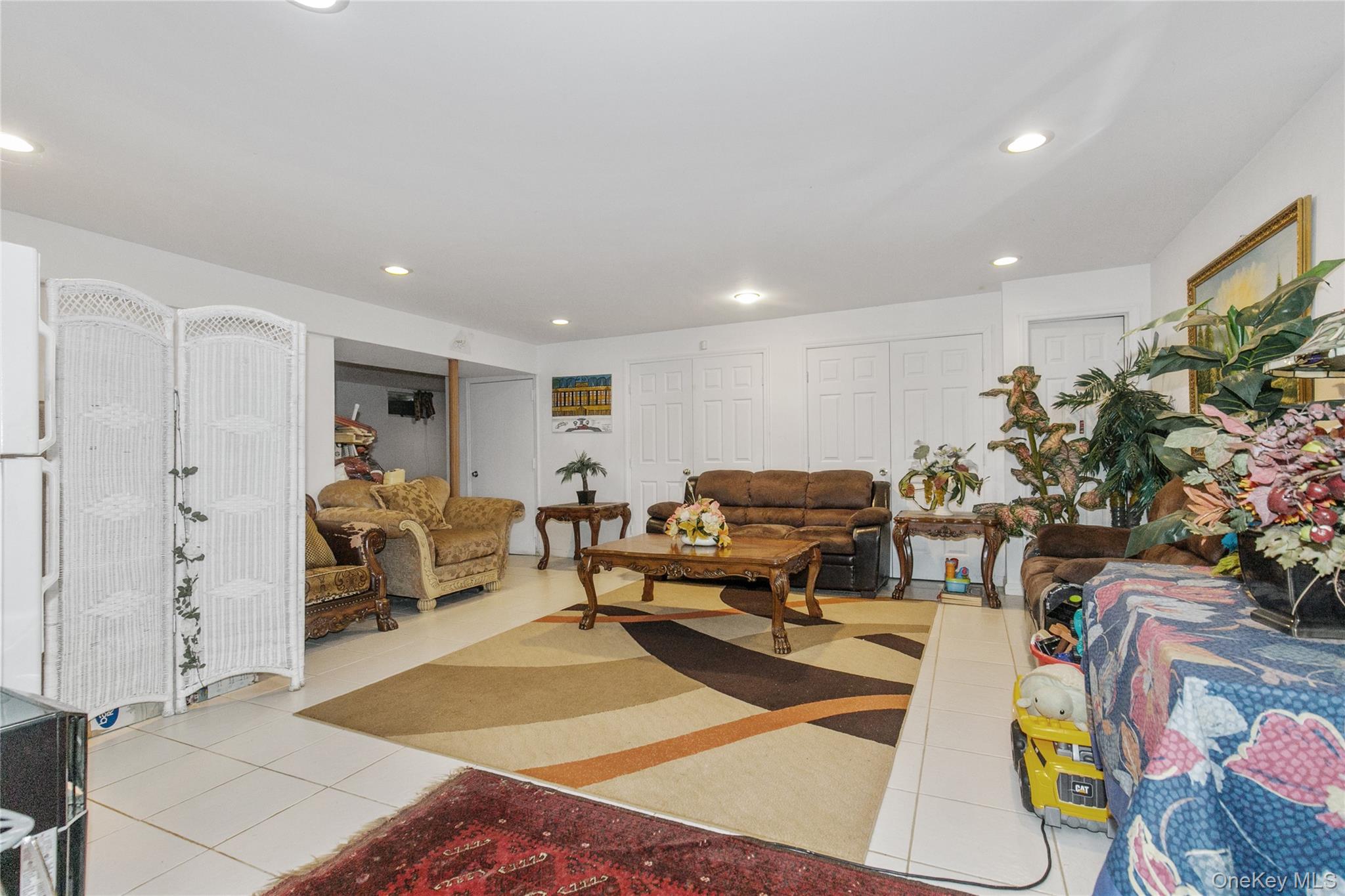 5 Naomi Court, Melville, NY 11747