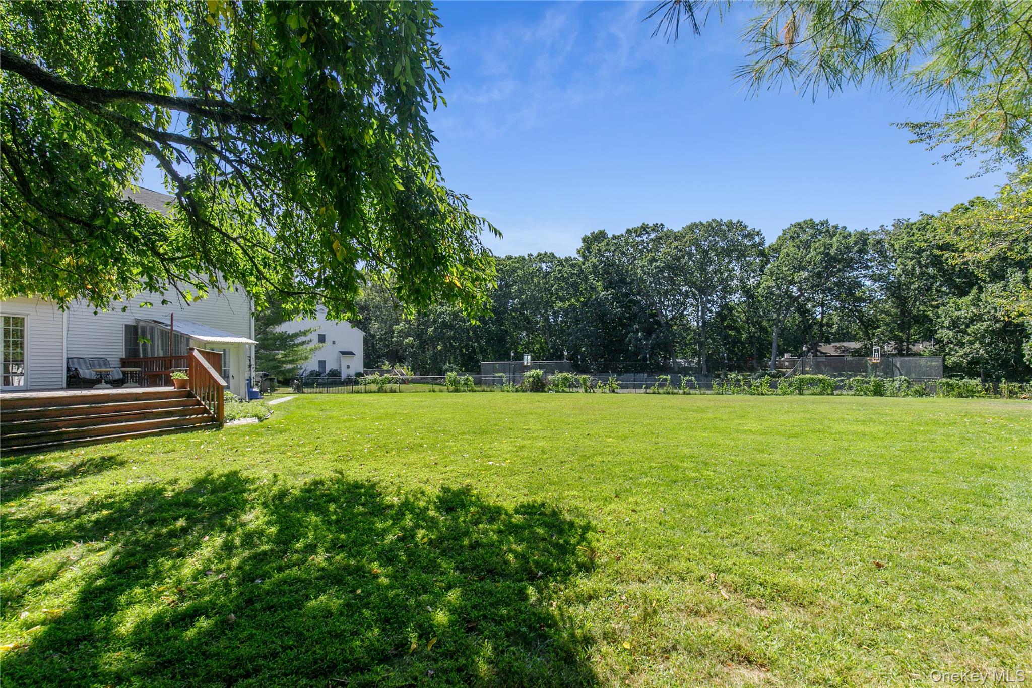 5 Naomi Court, Melville, NY 11747