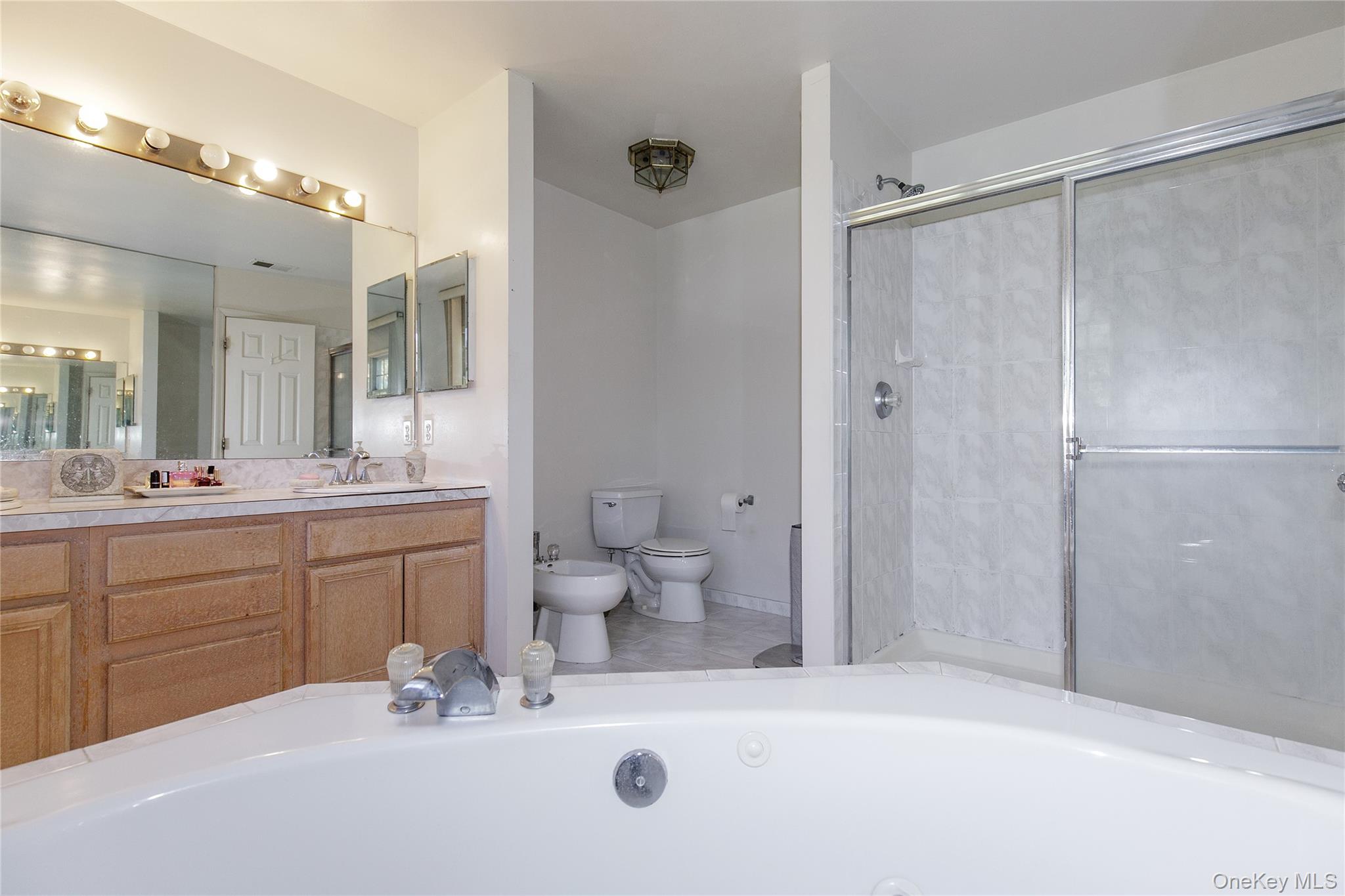 5 Naomi Court, Melville, NY 11747