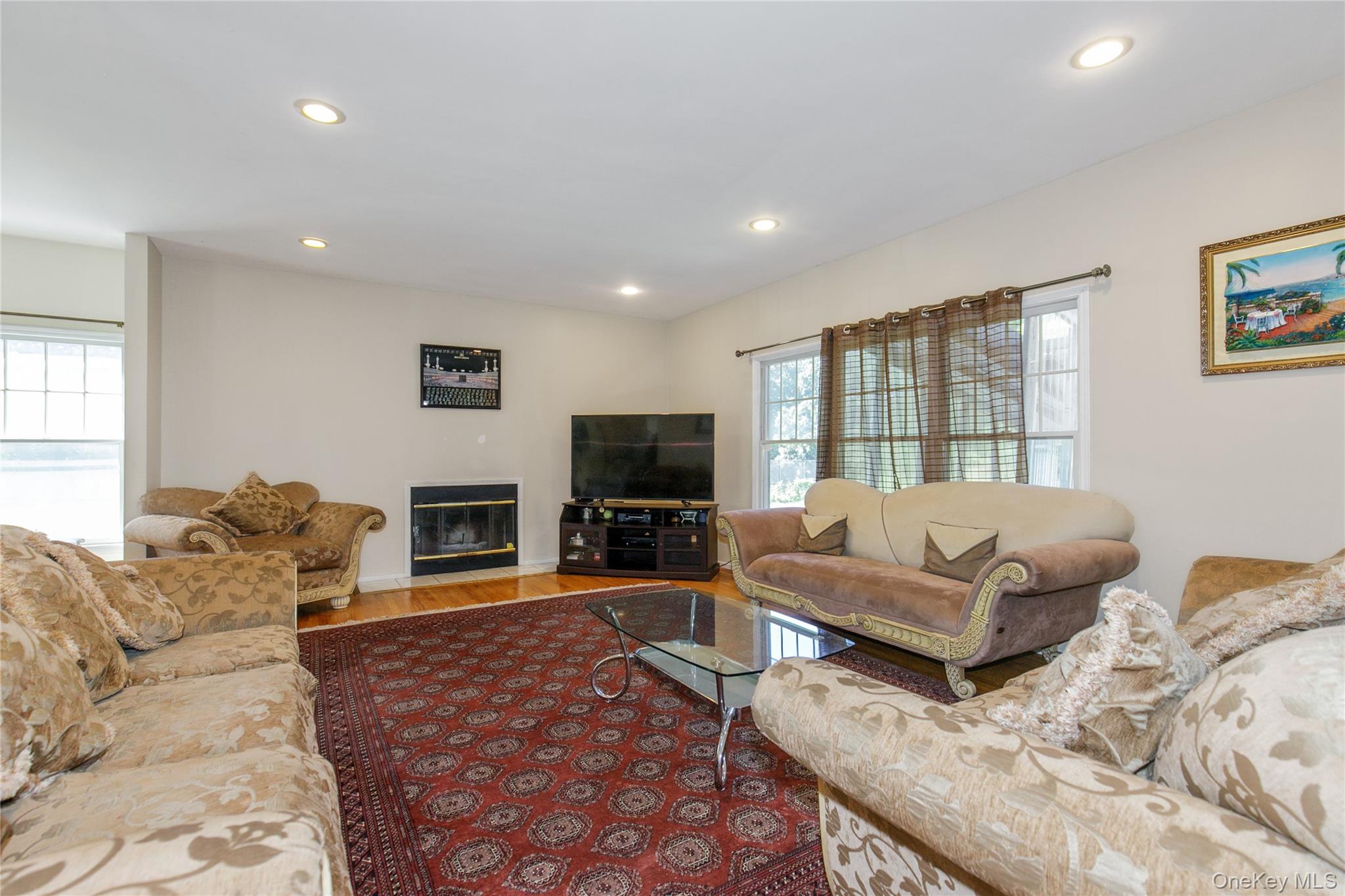 5 Naomi Court, Melville, NY 11747