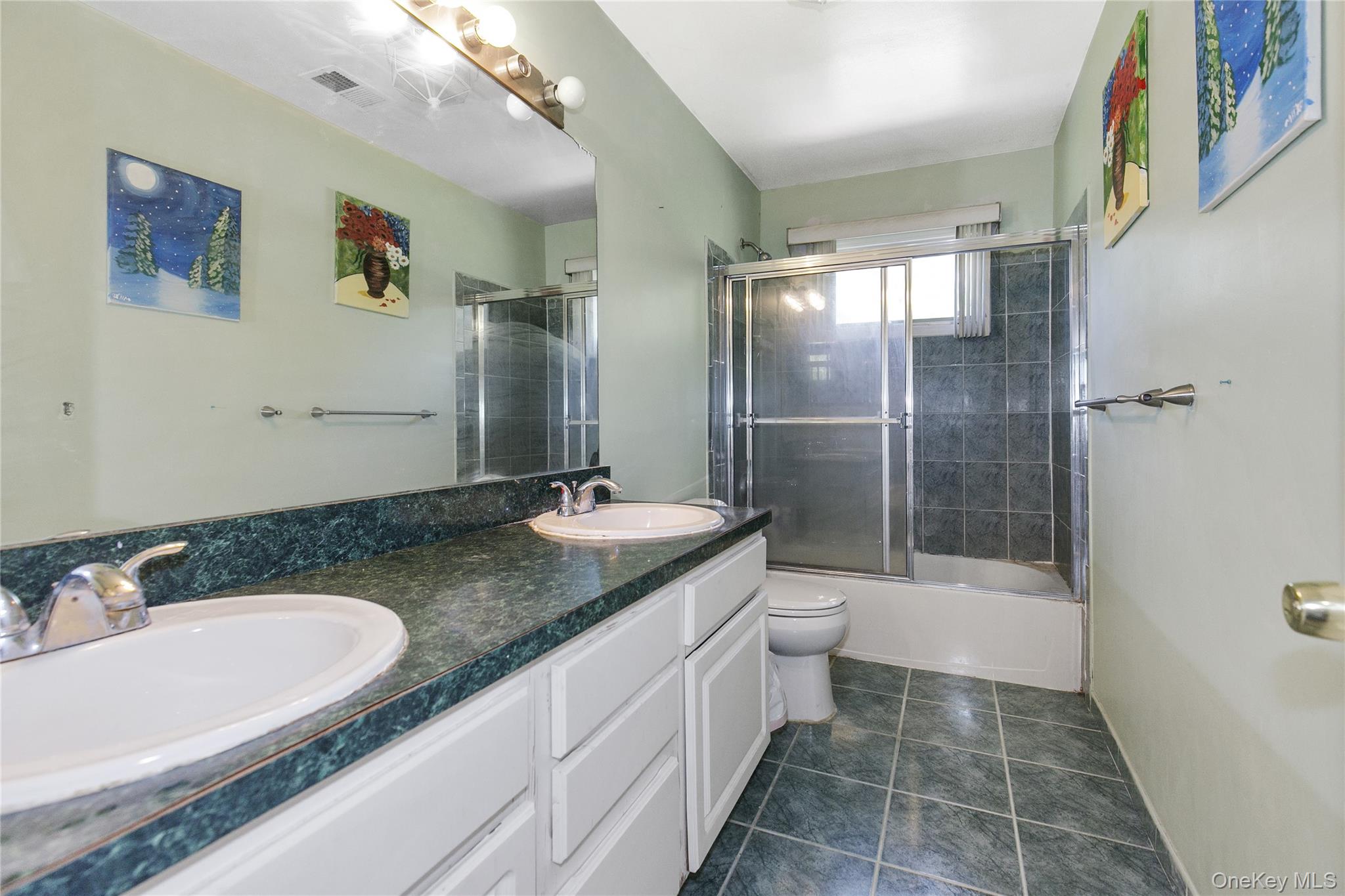 5 Naomi Court, Melville, NY 11747