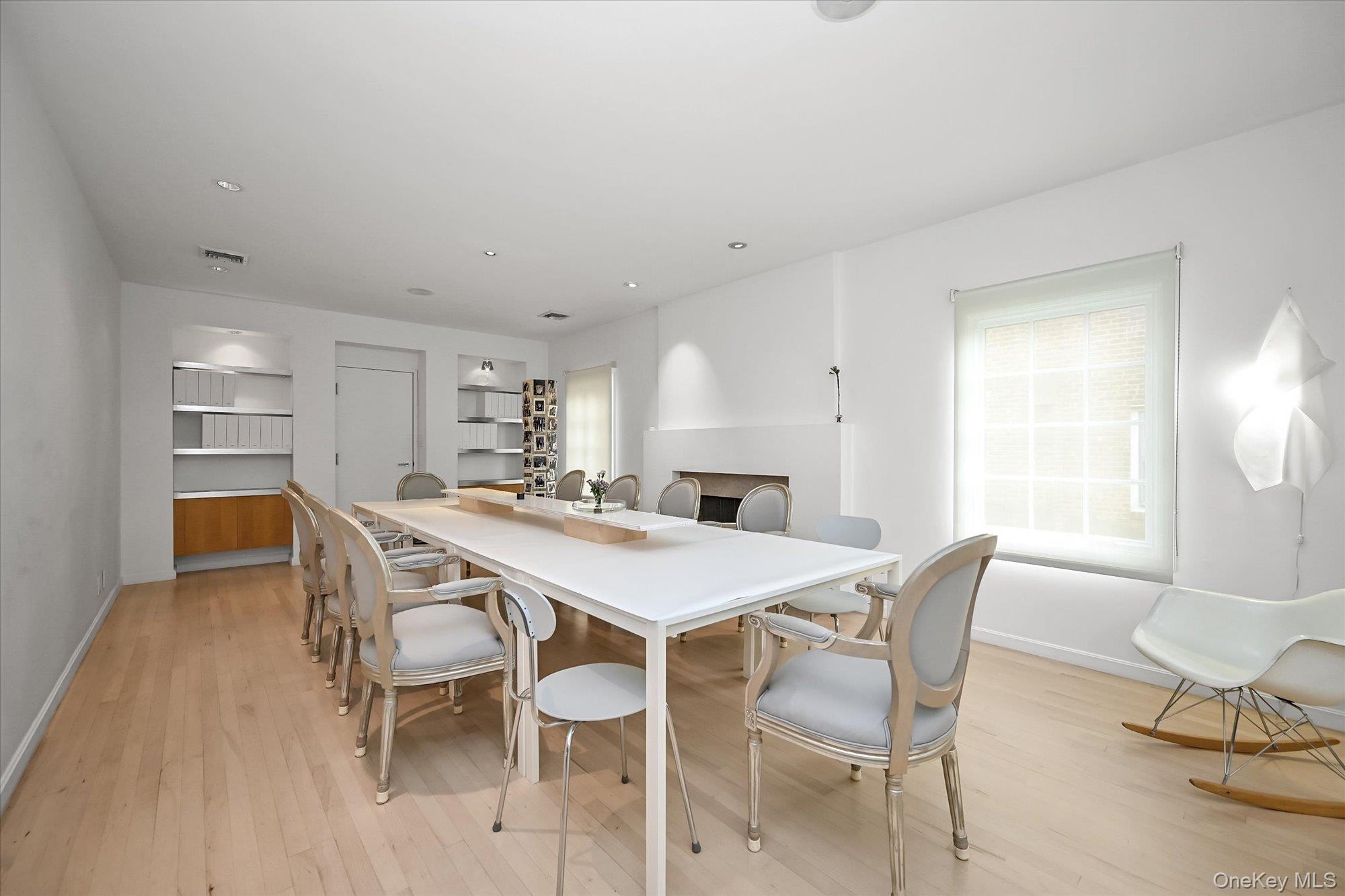 30 Beechwood Drive, Lawrence, NY 11559