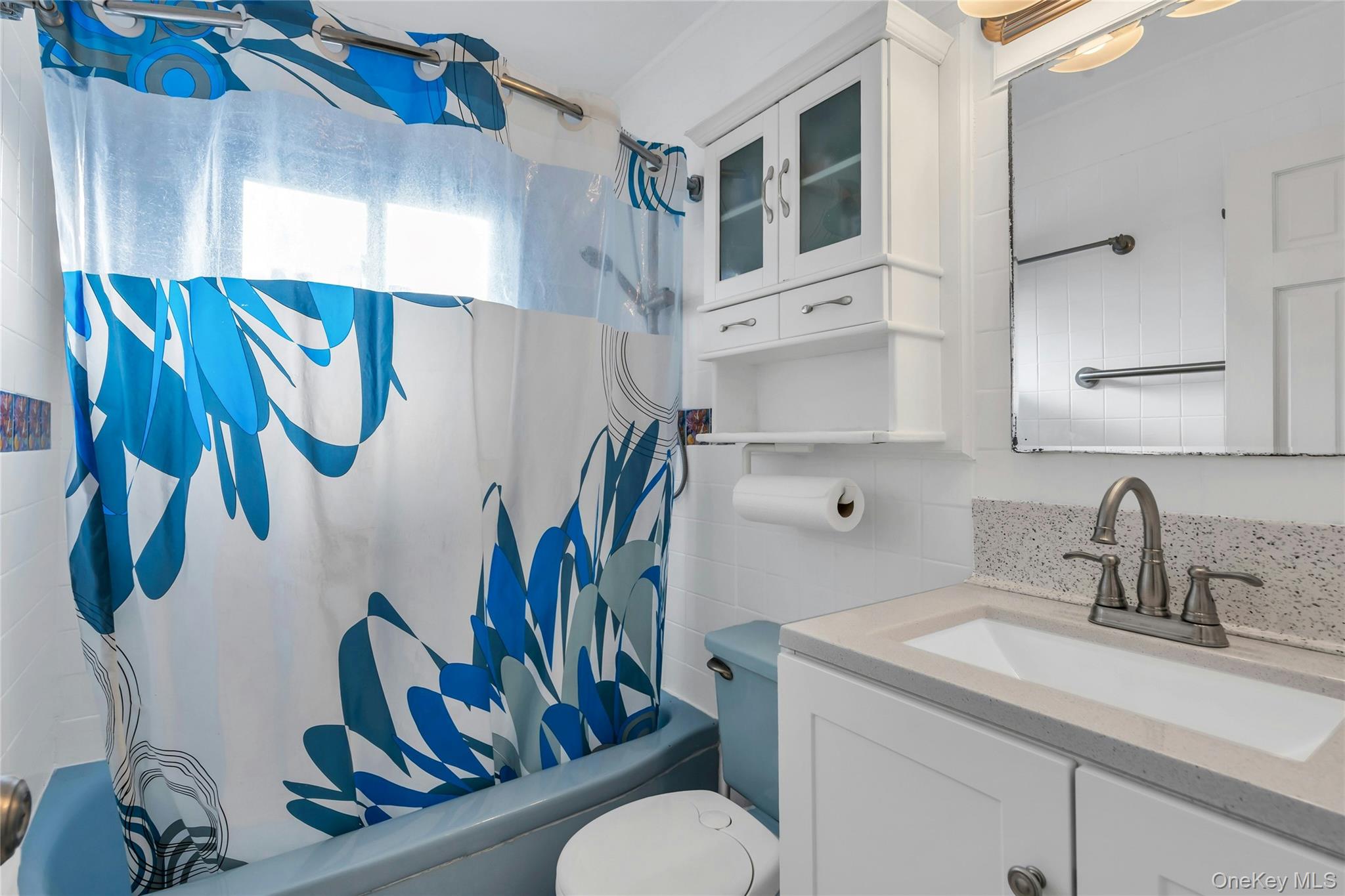 28 Lillian Lane, Plainview, NY 11803