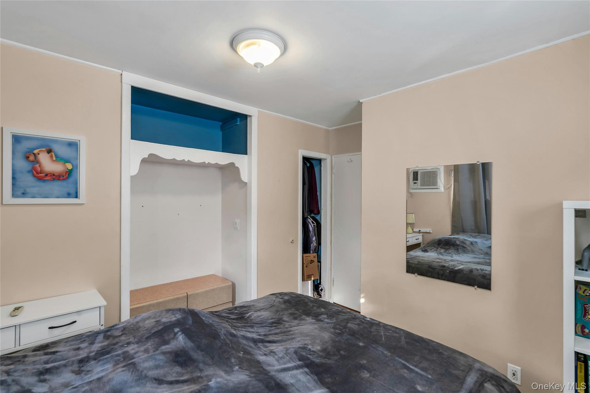 28 Lillian Lane, Plainview, NY 11803