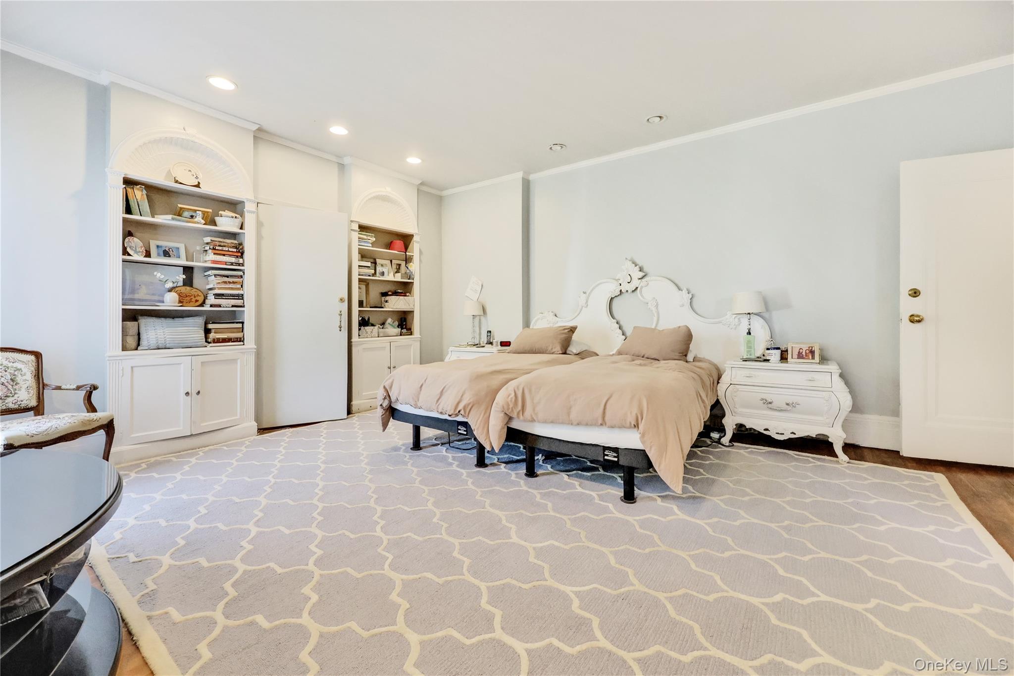 19 Margaret Avenue, Lawrence, NY 11559