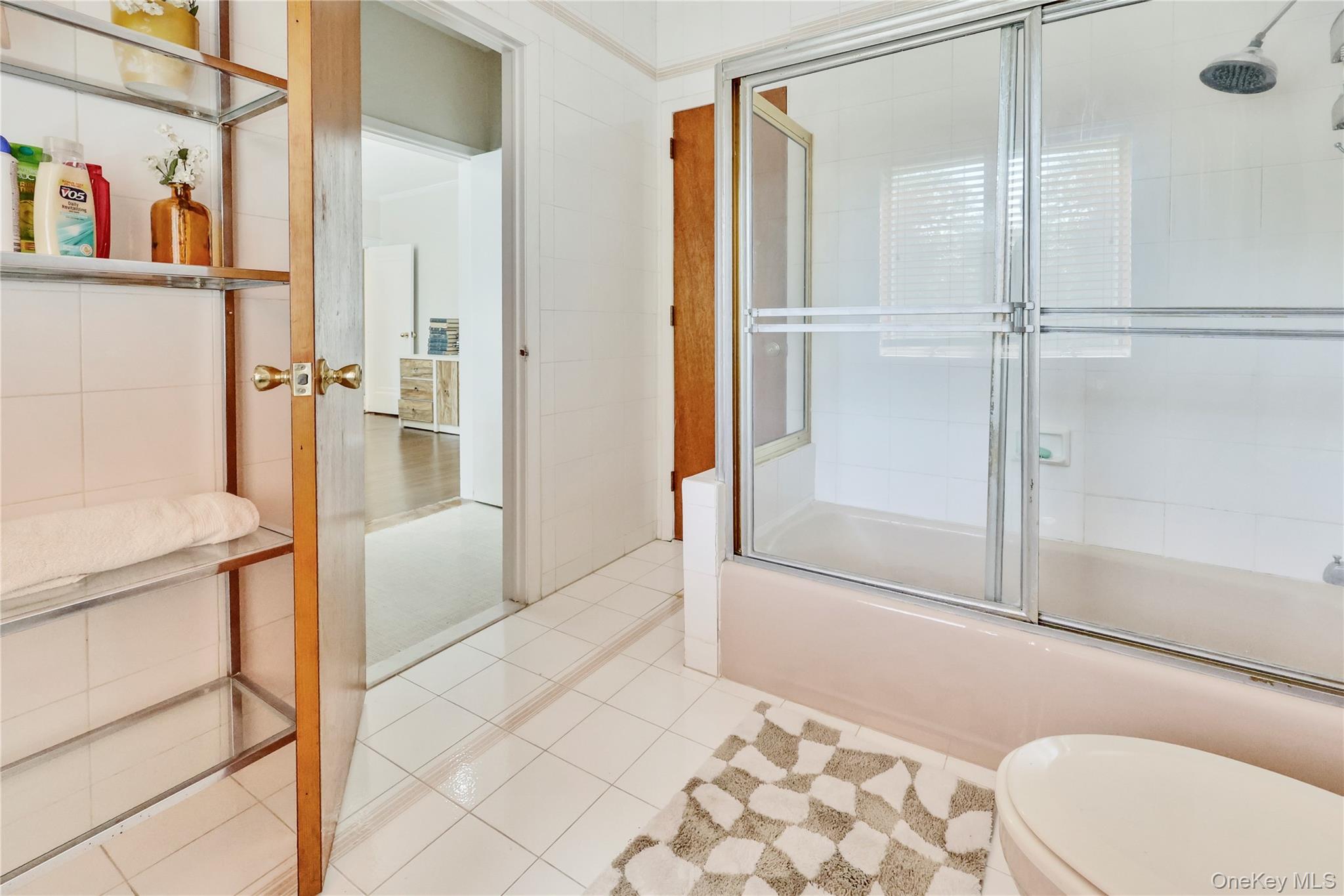 19 Margaret Avenue, Lawrence, NY 11559