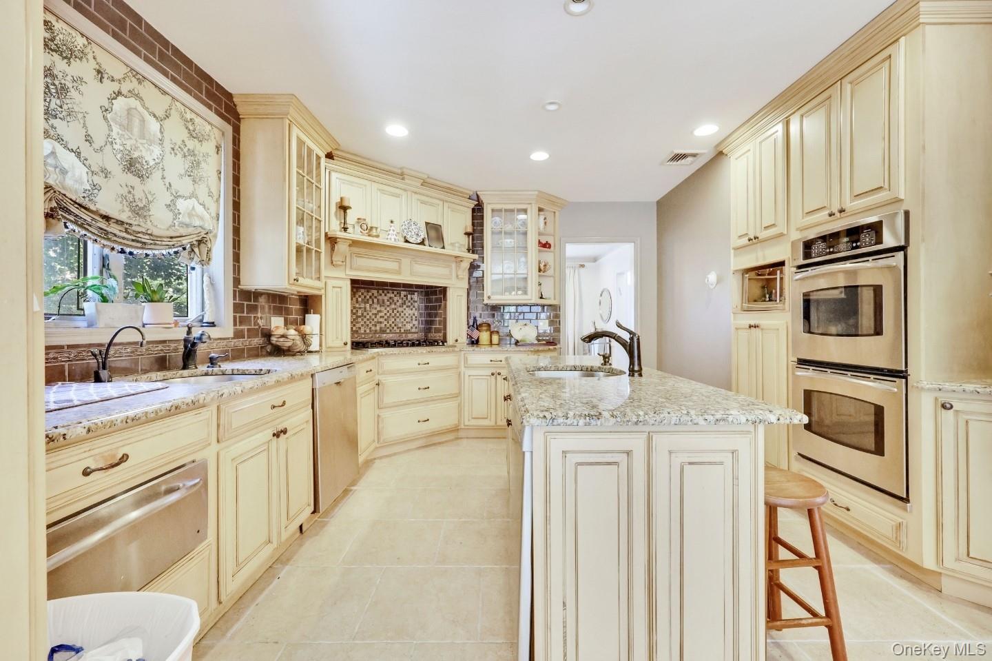 19 Margaret Avenue, Lawrence, NY 11559