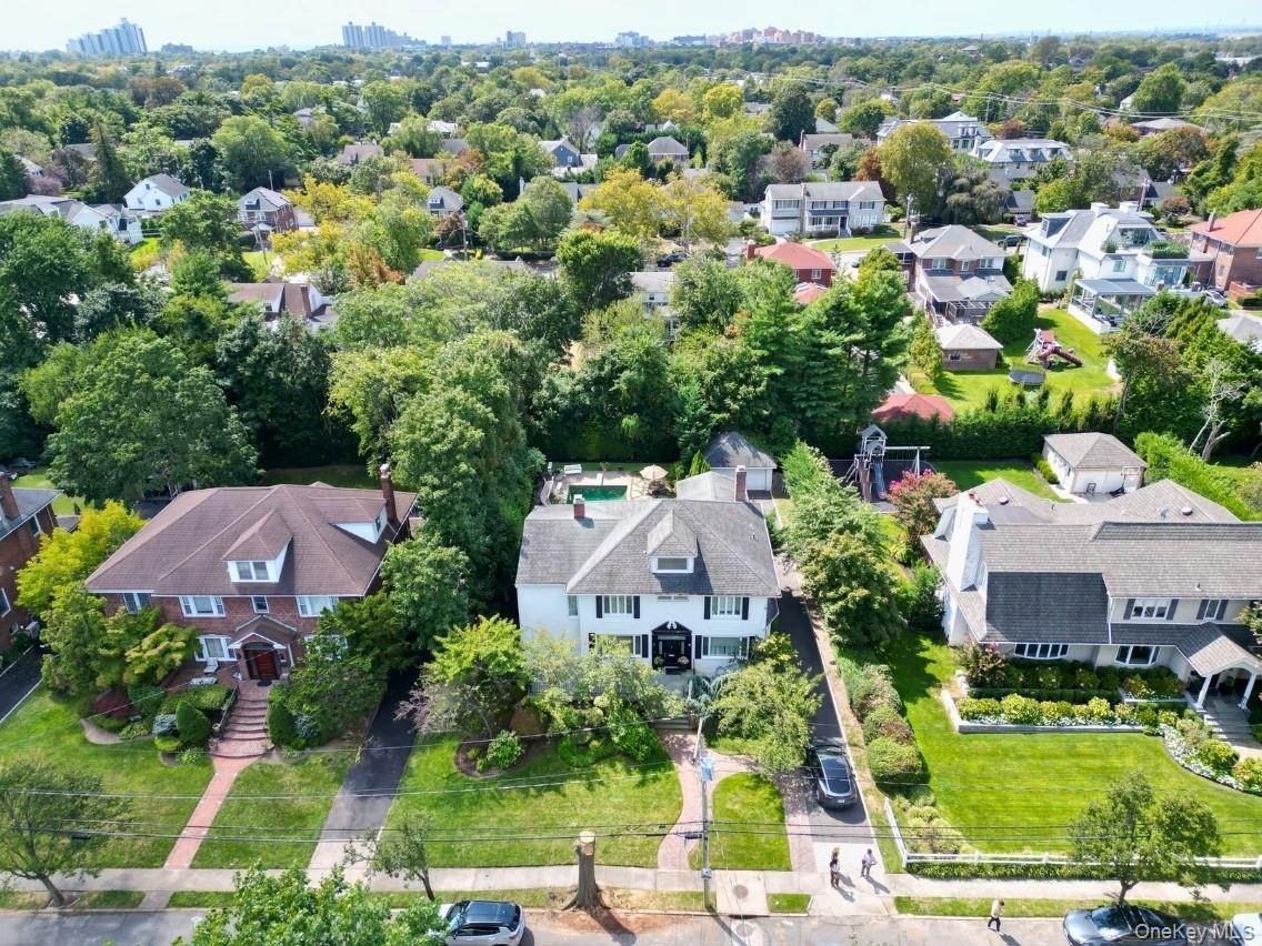 19 Margaret Avenue, Lawrence, NY 11559