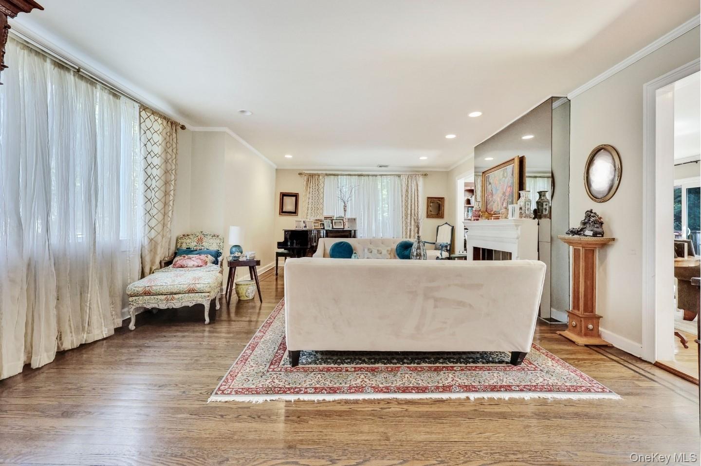 19 Margaret Avenue, Lawrence, NY 11559