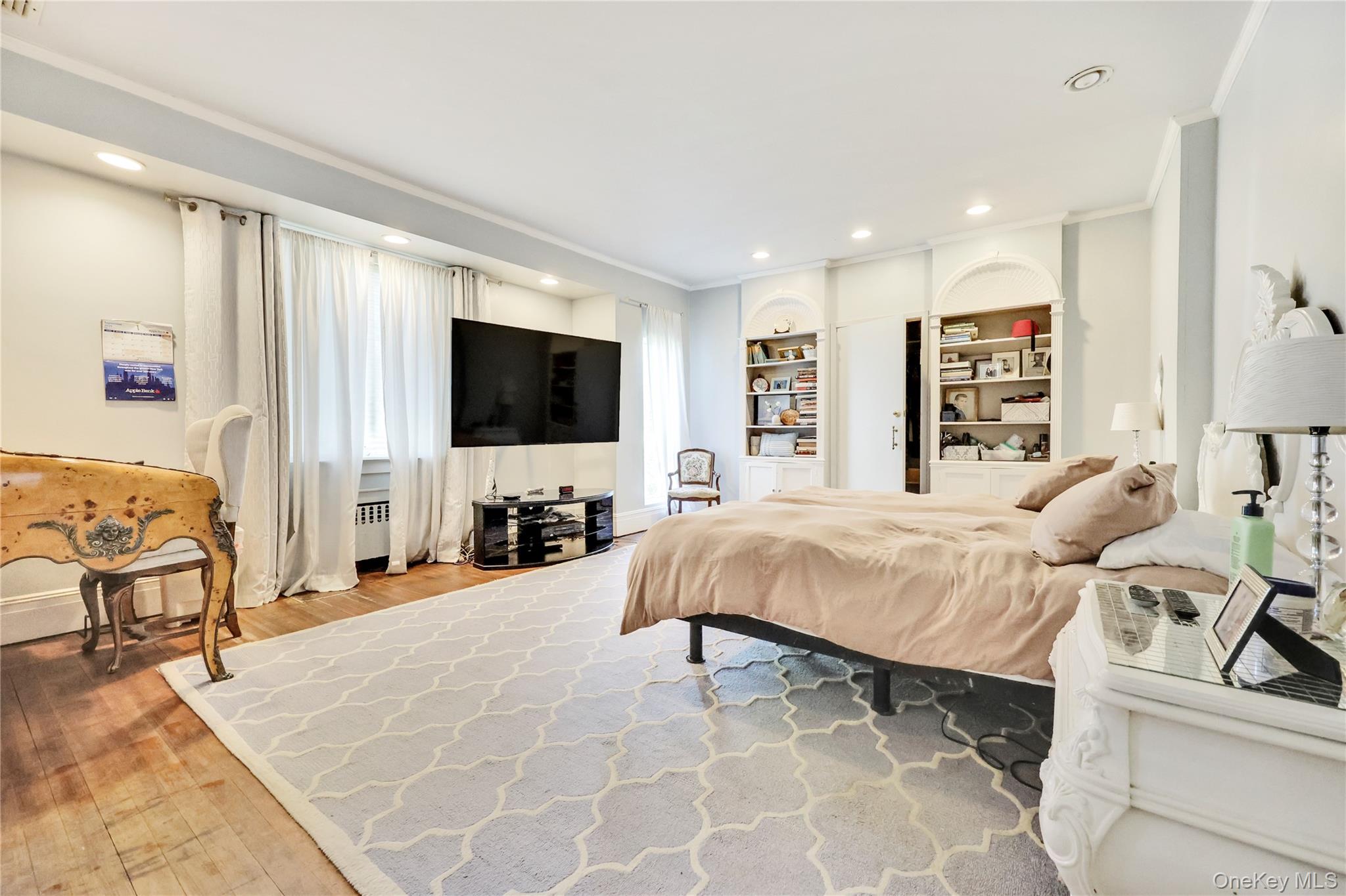 19 Margaret Avenue, Lawrence, NY 11559