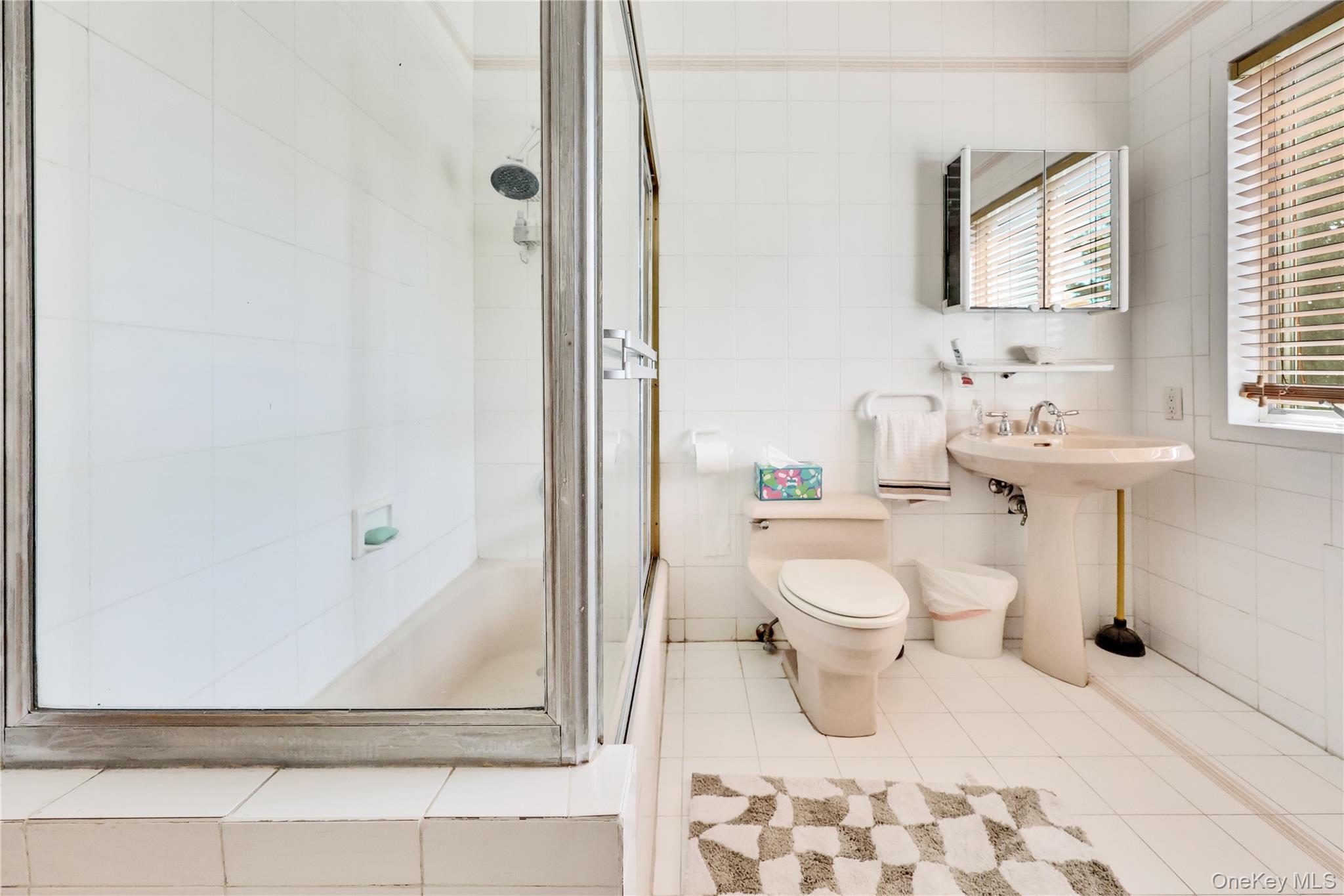 19 Margaret Avenue, Lawrence, NY 11559