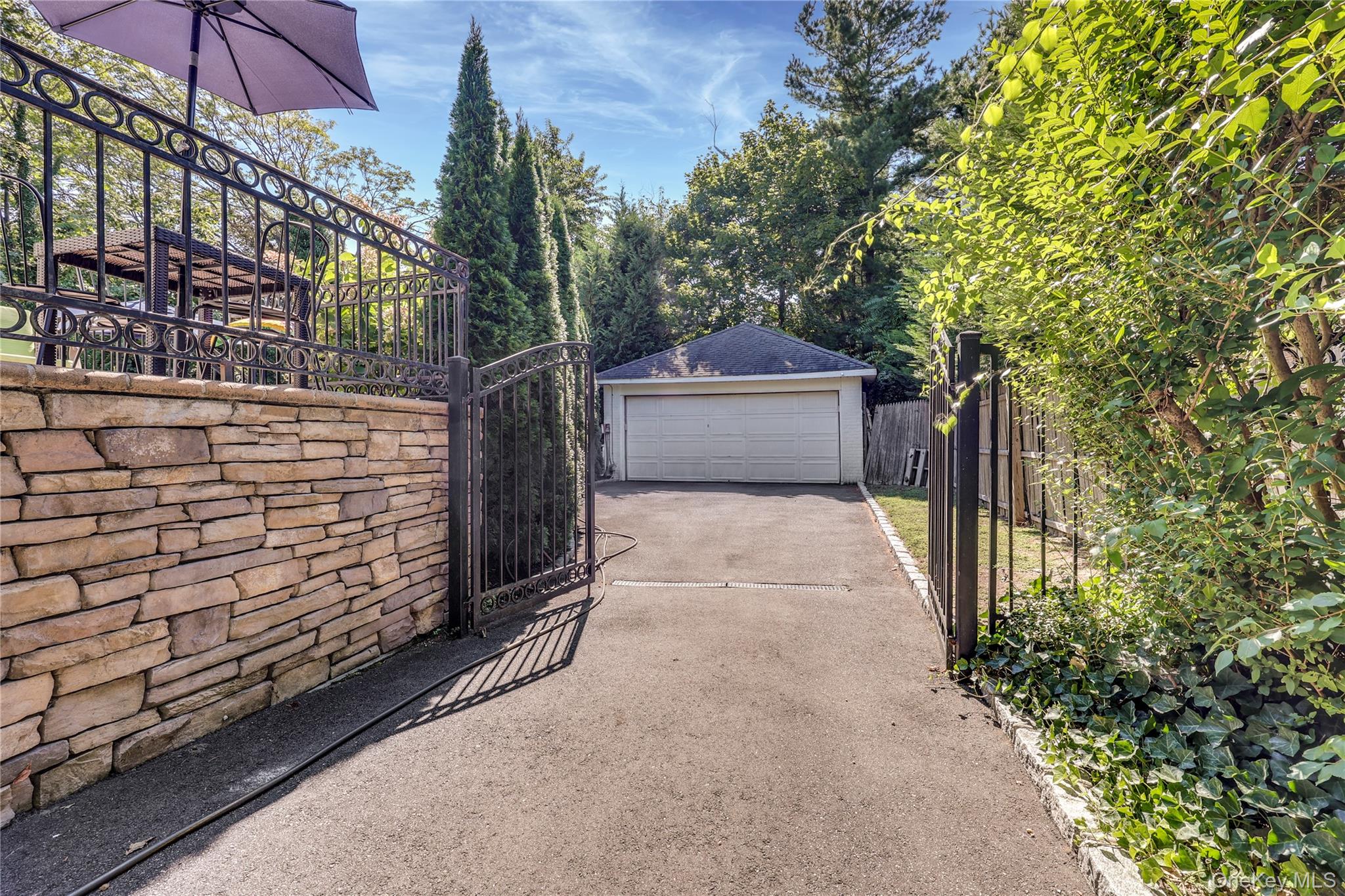 19 Margaret Avenue, Lawrence, NY 11559