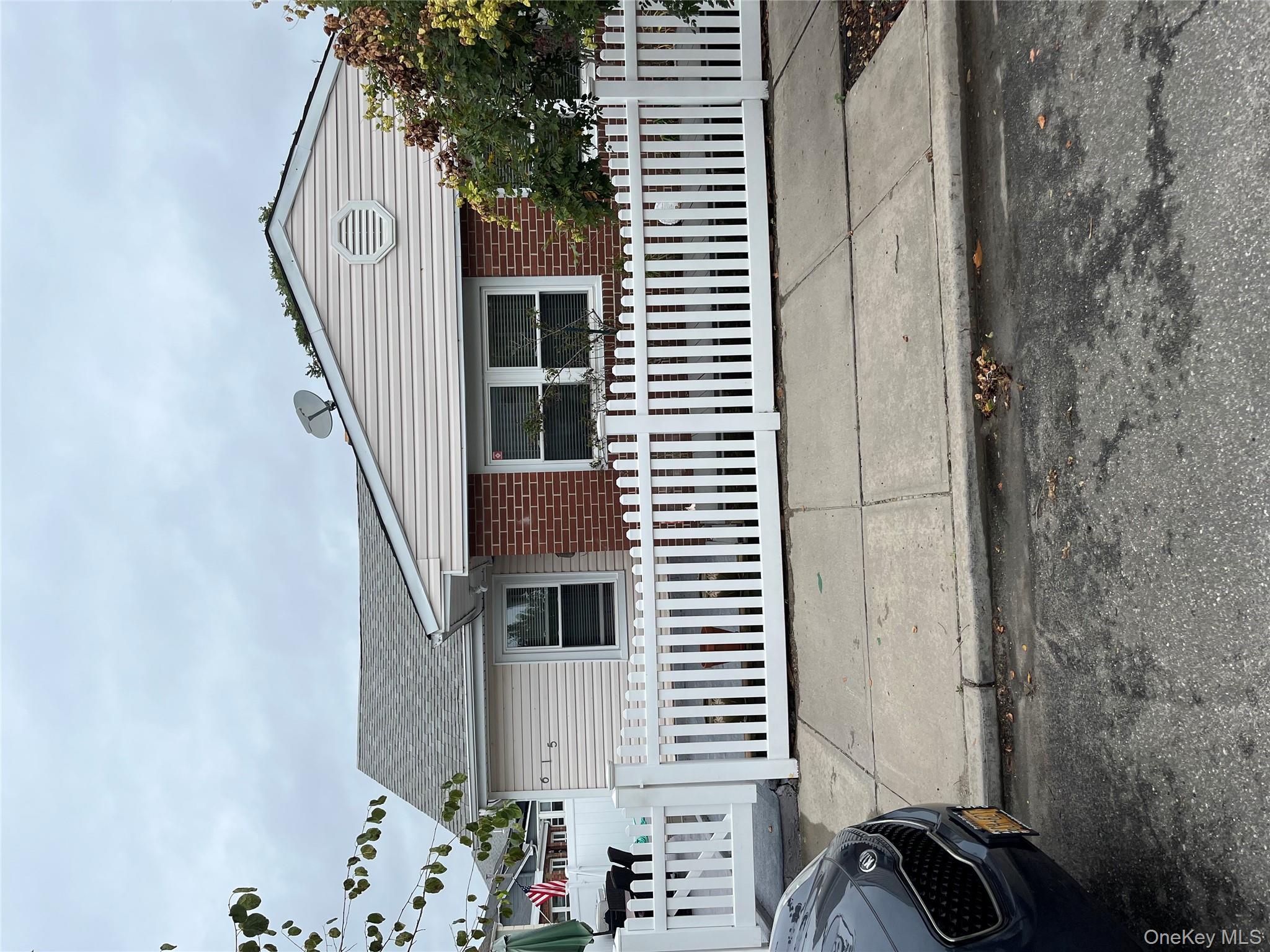 615 W Walnut Street, Long Beach, NY 11561