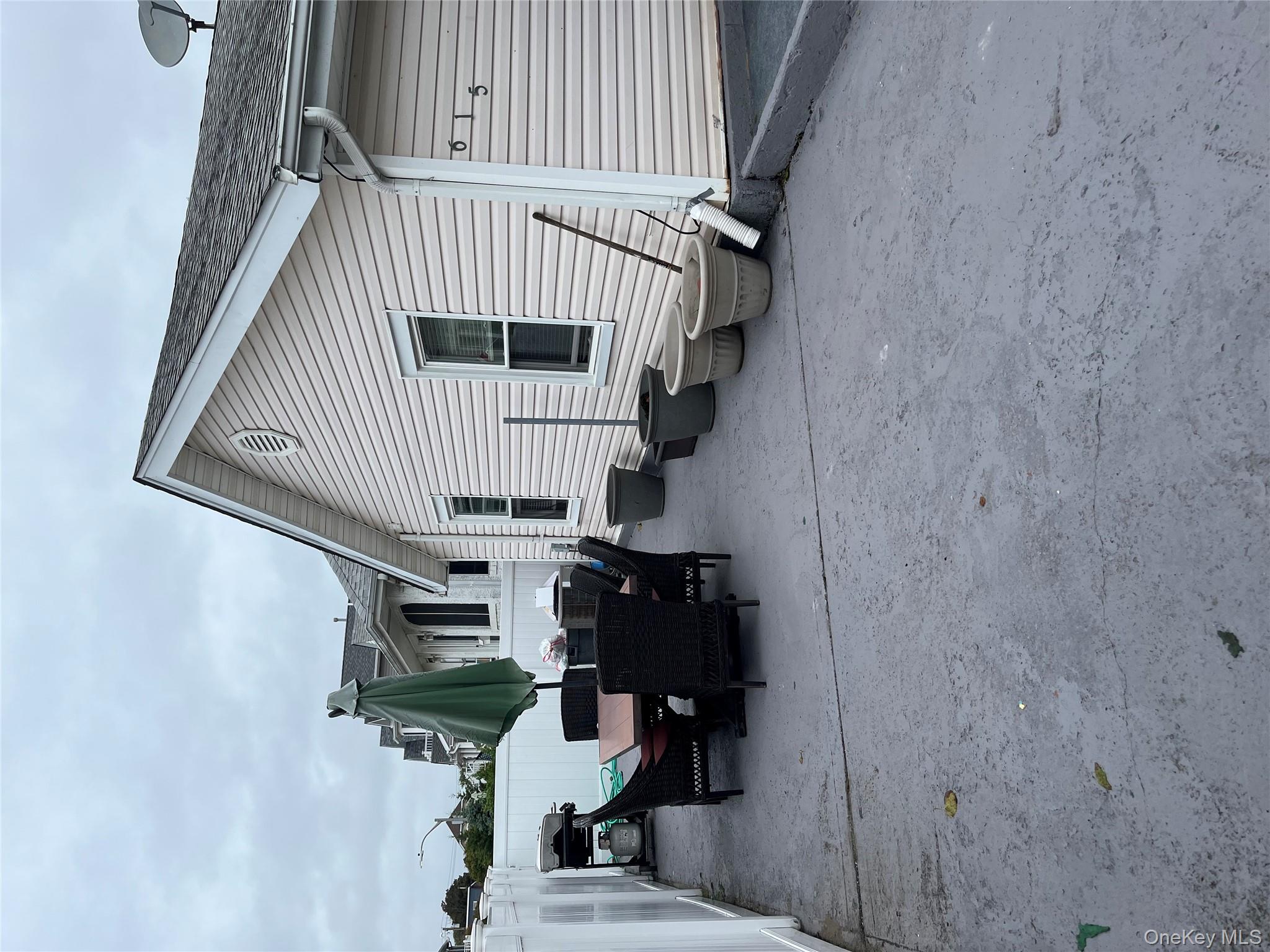 615 W Walnut Street, Long Beach, NY 11561