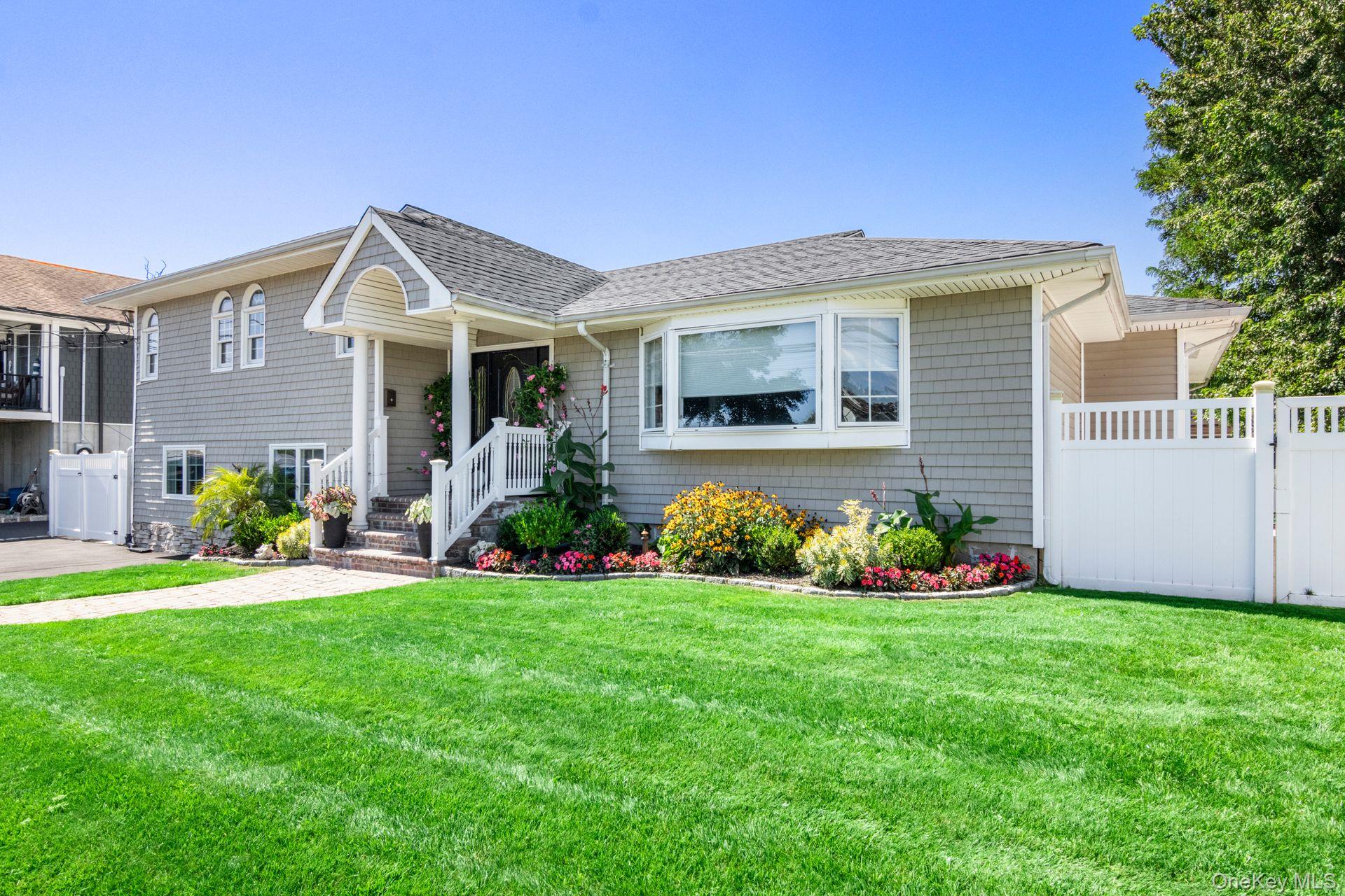 59 Western Concourse, Amity Harbor, NY 11701