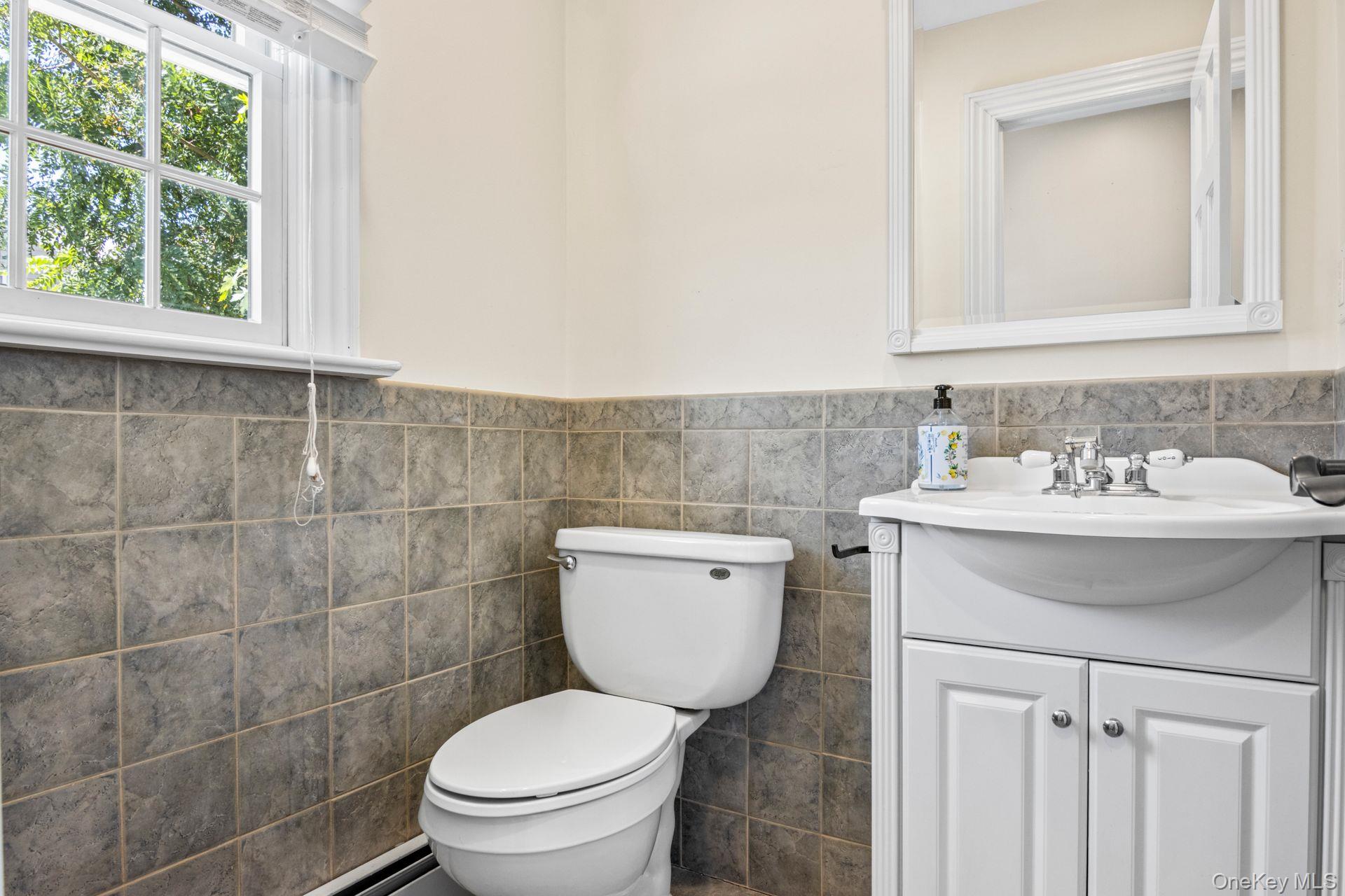 59 Western Concourse, Amity Harbor, NY 11701