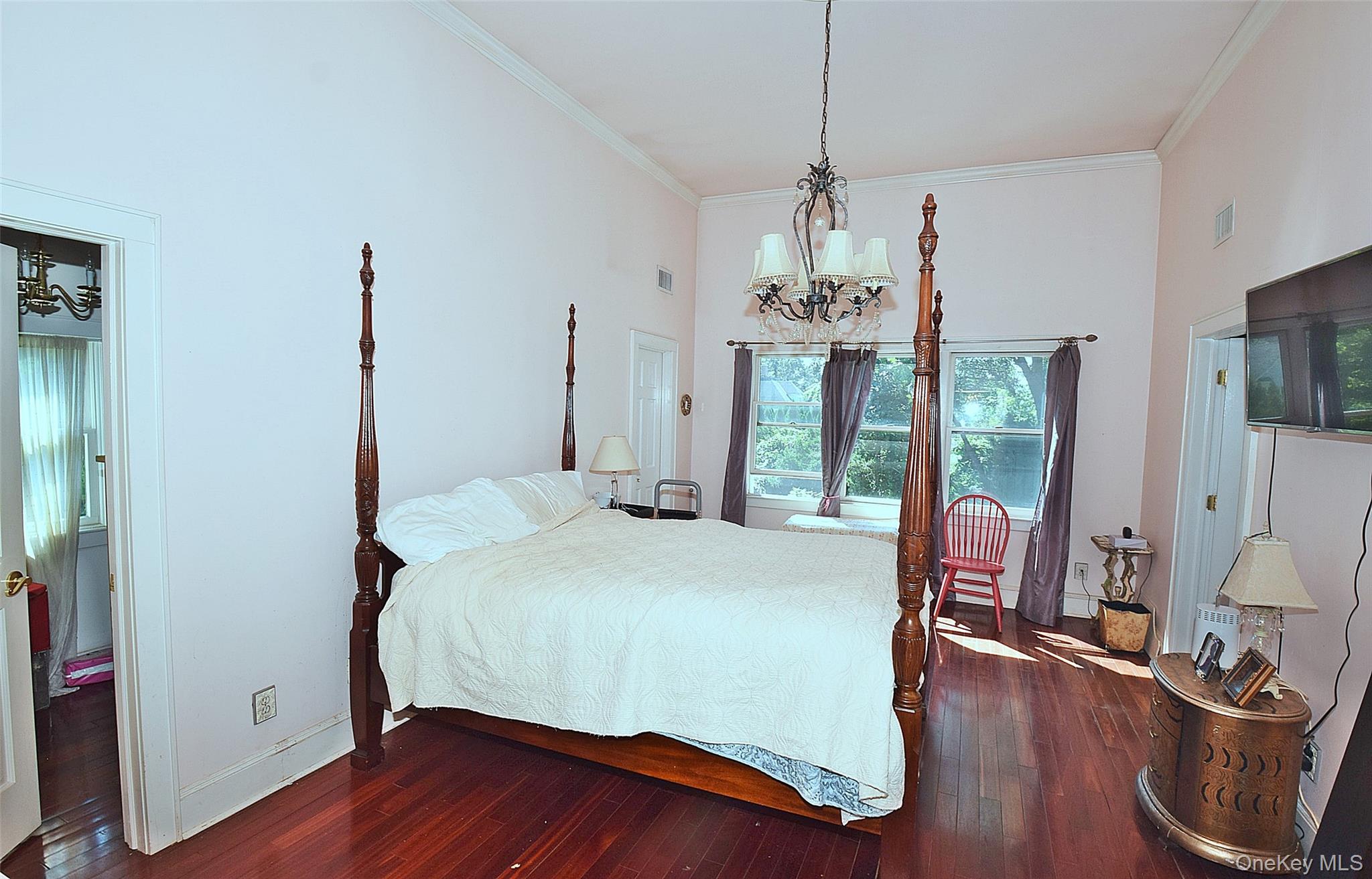 24038 Poplar Street, Douglaston, NY 11363