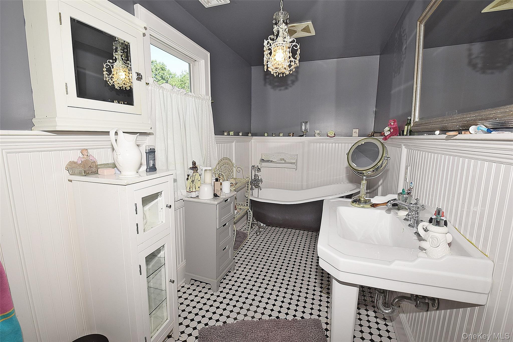 24038 Poplar Street, Douglaston, NY 11363