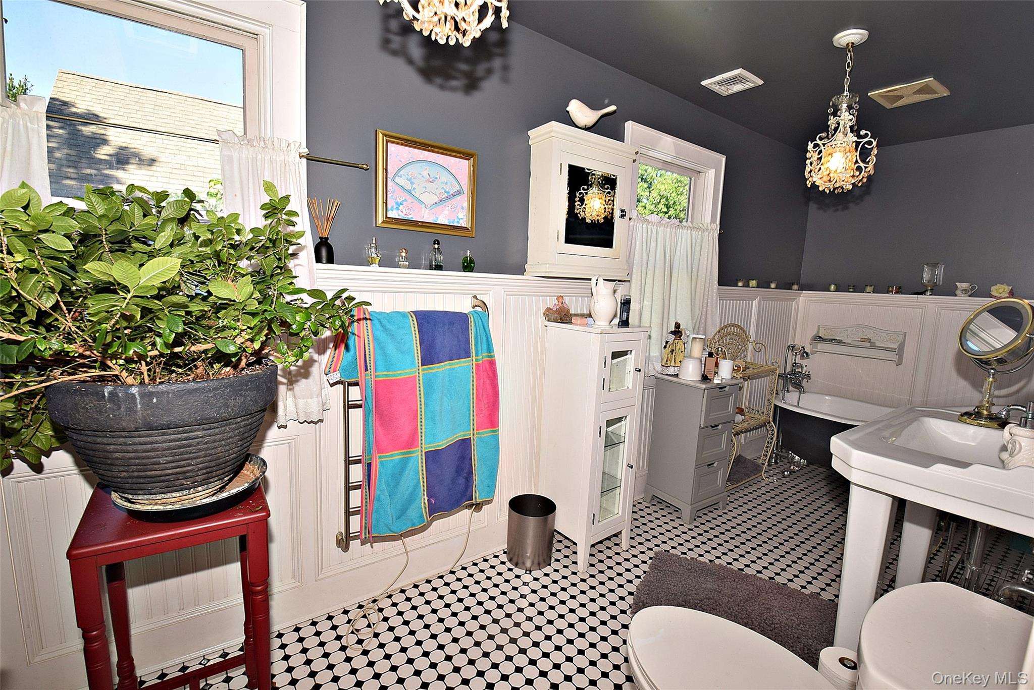 24038 Poplar Street, Douglaston, NY 11363