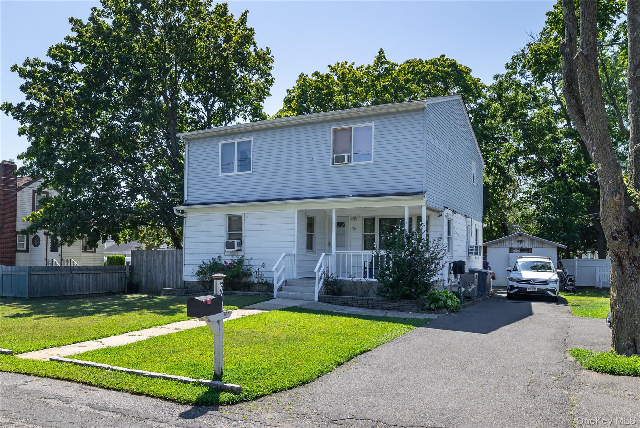 30 45th Street, Copiague, NY 11726