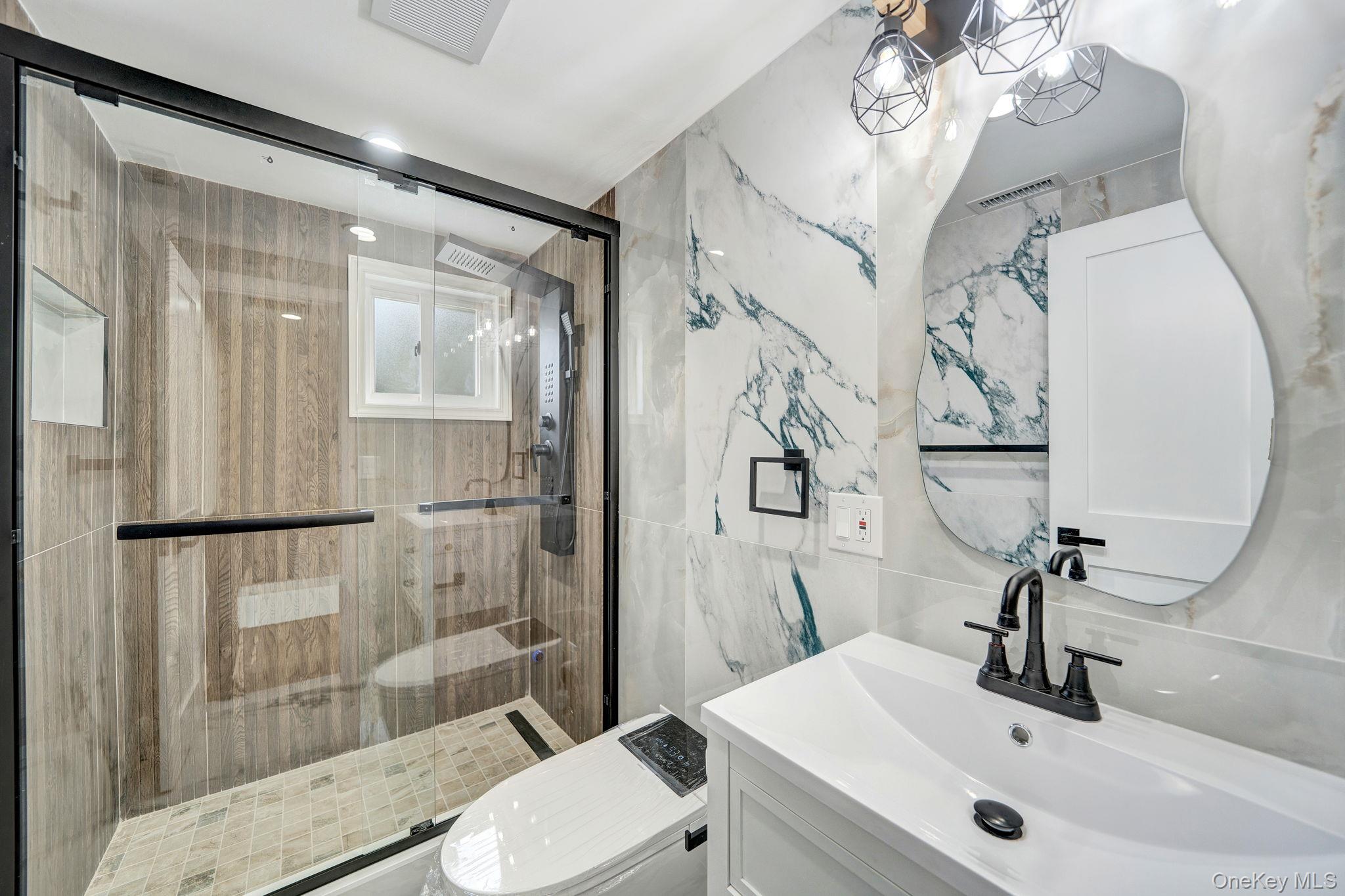 18 Mist Lane, Westbury, NY 11590