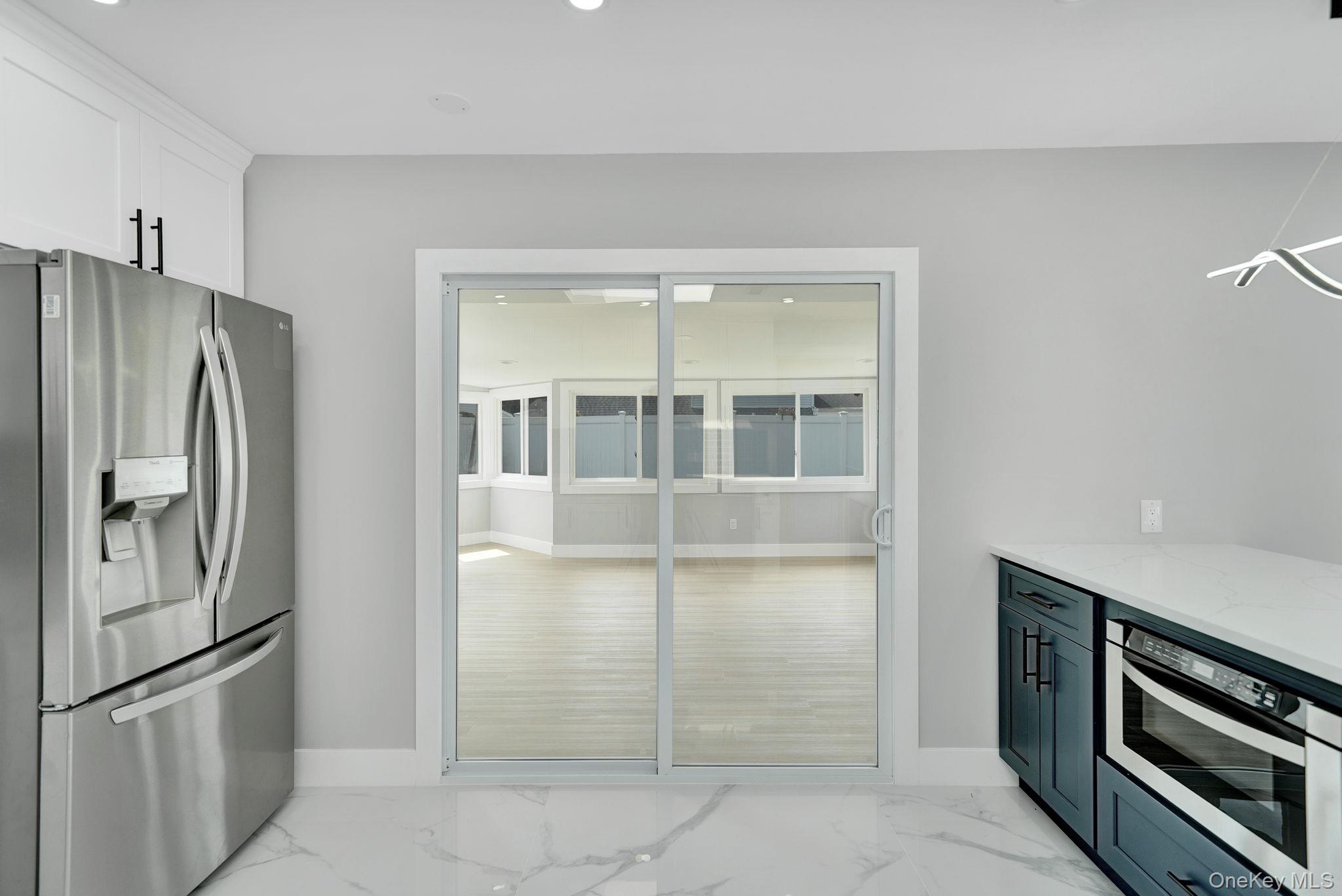 18 Mist Lane, Westbury, NY 11590