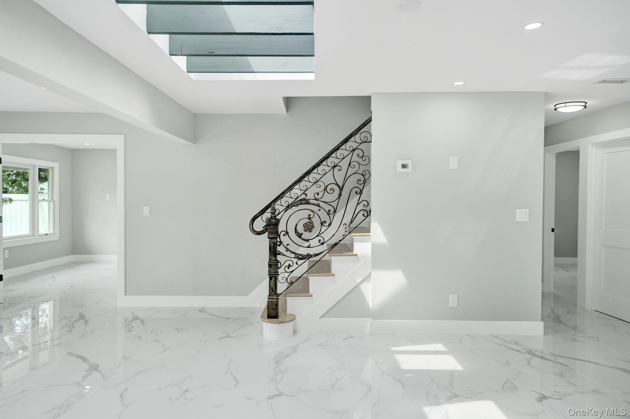 18 Mist Lane, Westbury, NY 11590