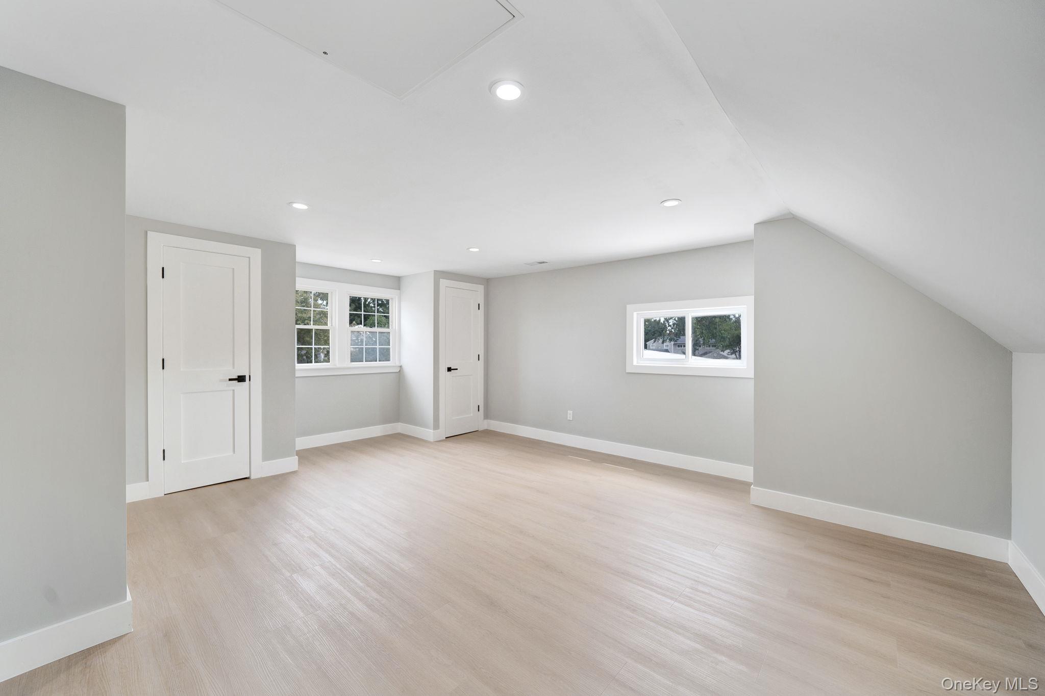 18 Mist Lane, Westbury, NY 11590