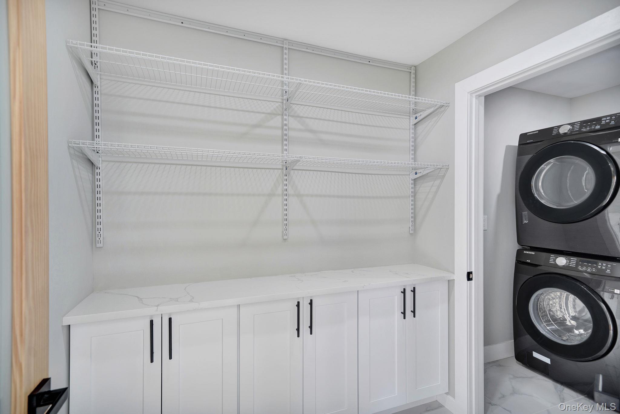 18 Mist Lane, Westbury, NY 11590