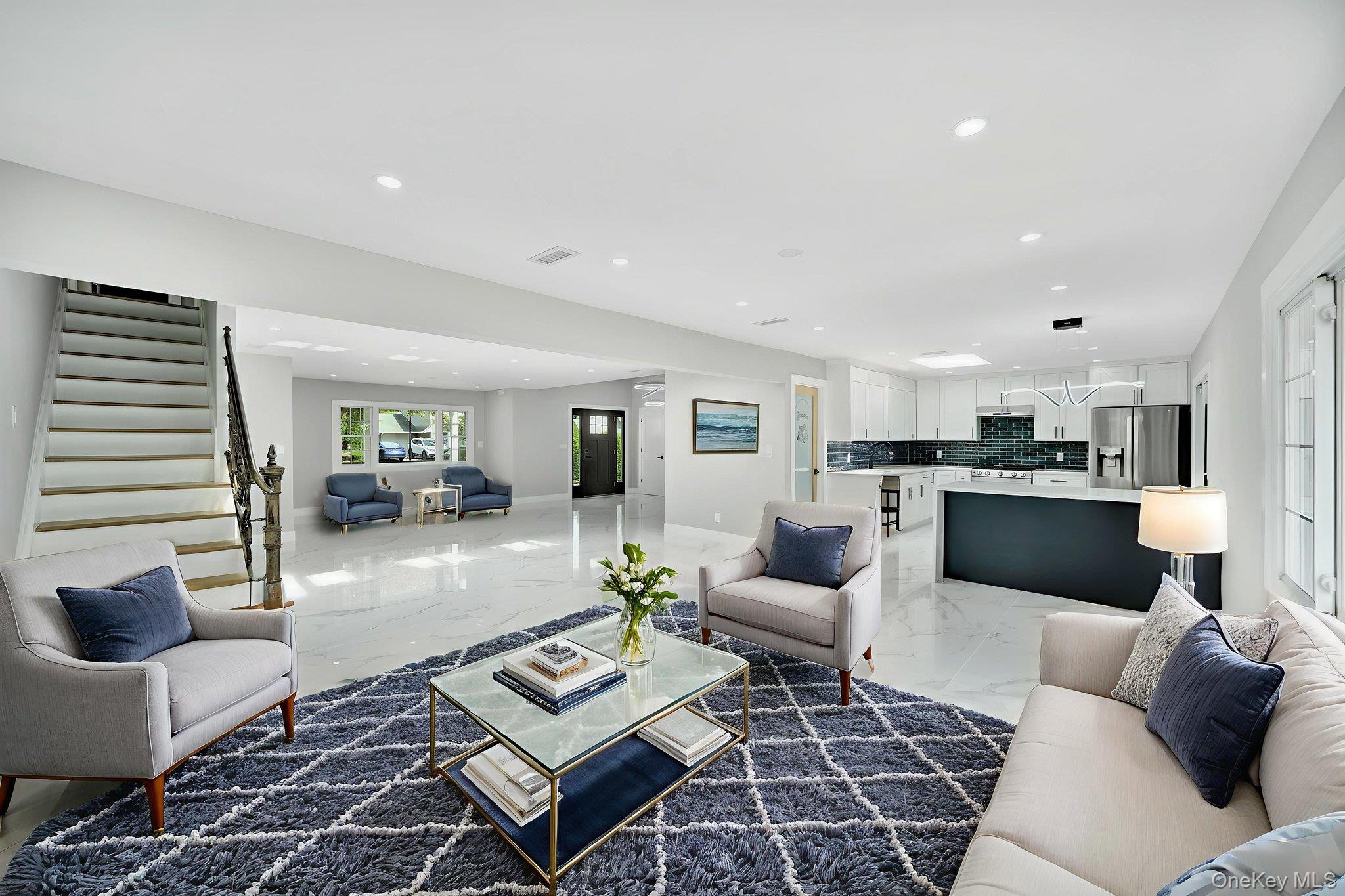 18 Mist Lane, Westbury, NY 11590