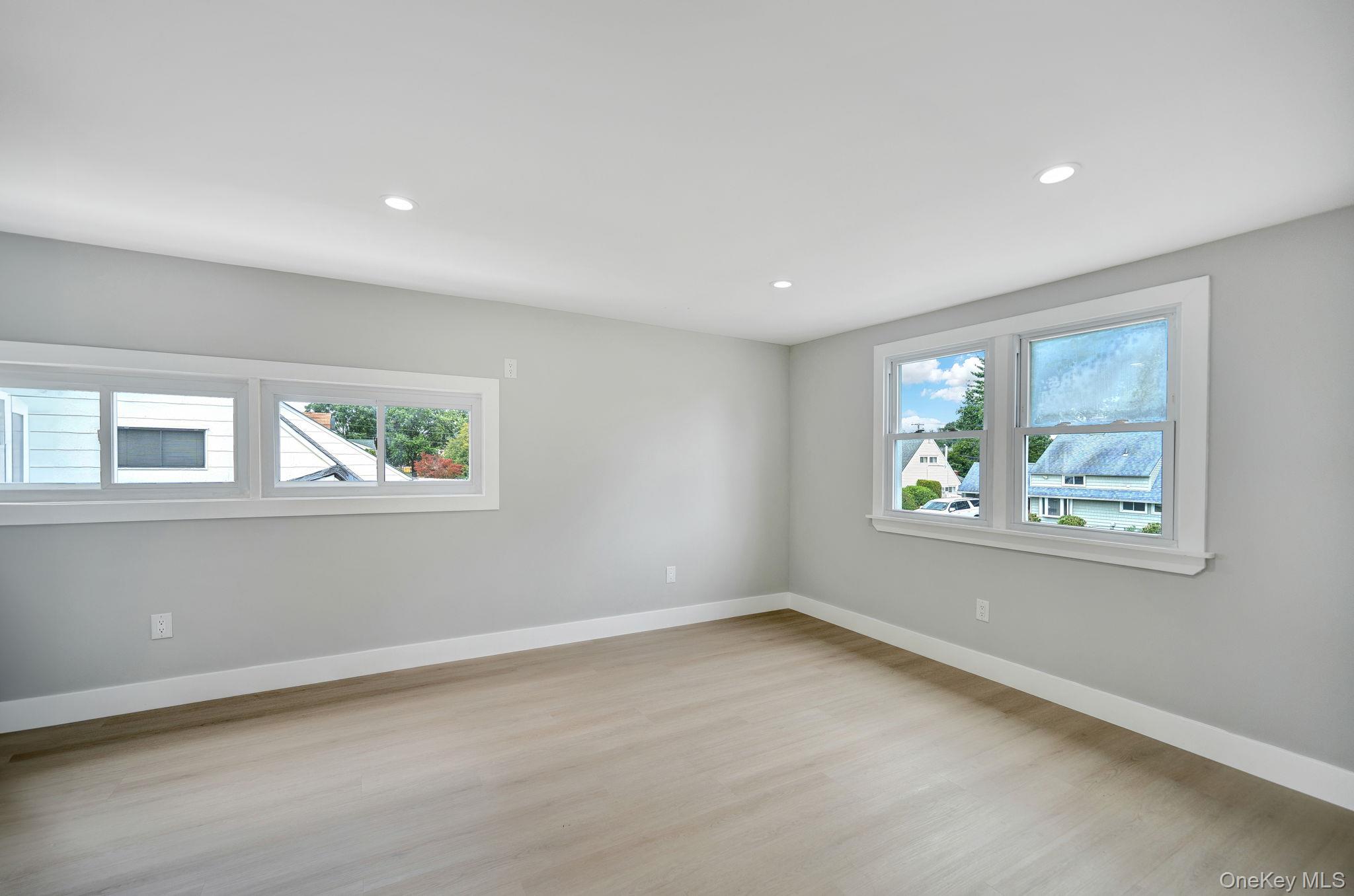 18 Mist Lane, Westbury, NY 11590