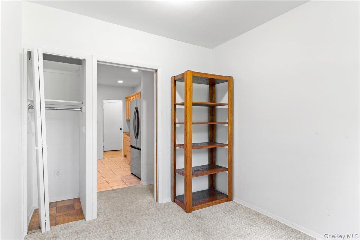 1 Kensington Gate # 112, Great Neck, NY 11023