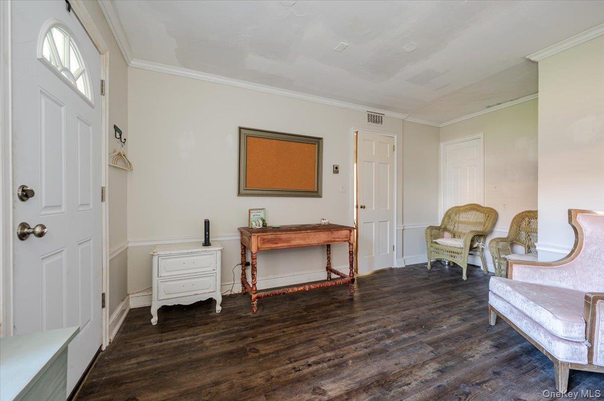 23 S Village Avenue, Rockville Centre, NY 11570