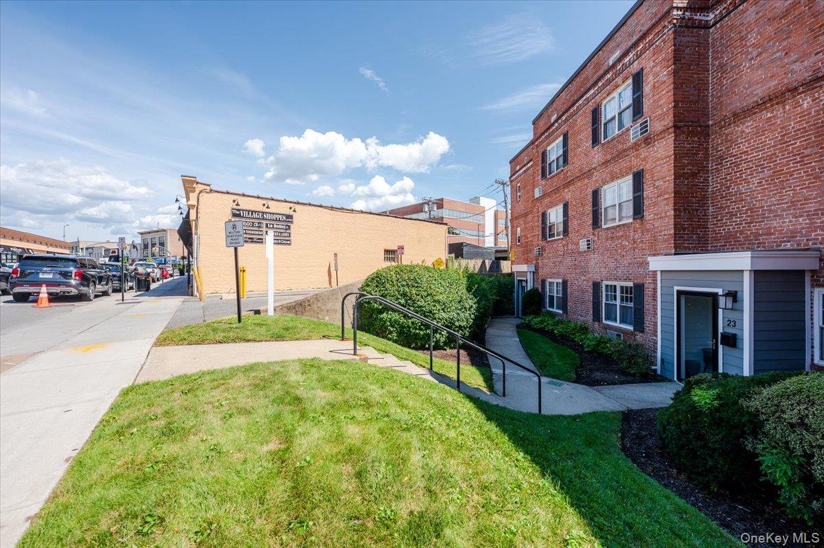 23 S Village Avenue, Rockville Centre, NY 11570