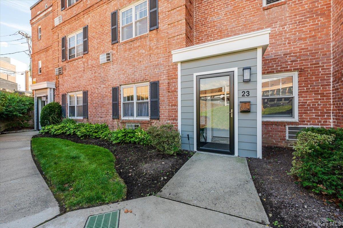 23 S Village Avenue, Rockville Centre, NY 11570