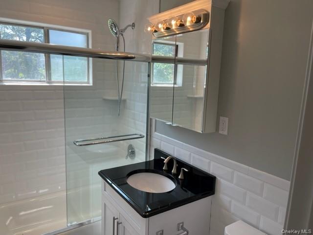 11 South Saxon Avenue # 4A, Bay Shore, NY 11706