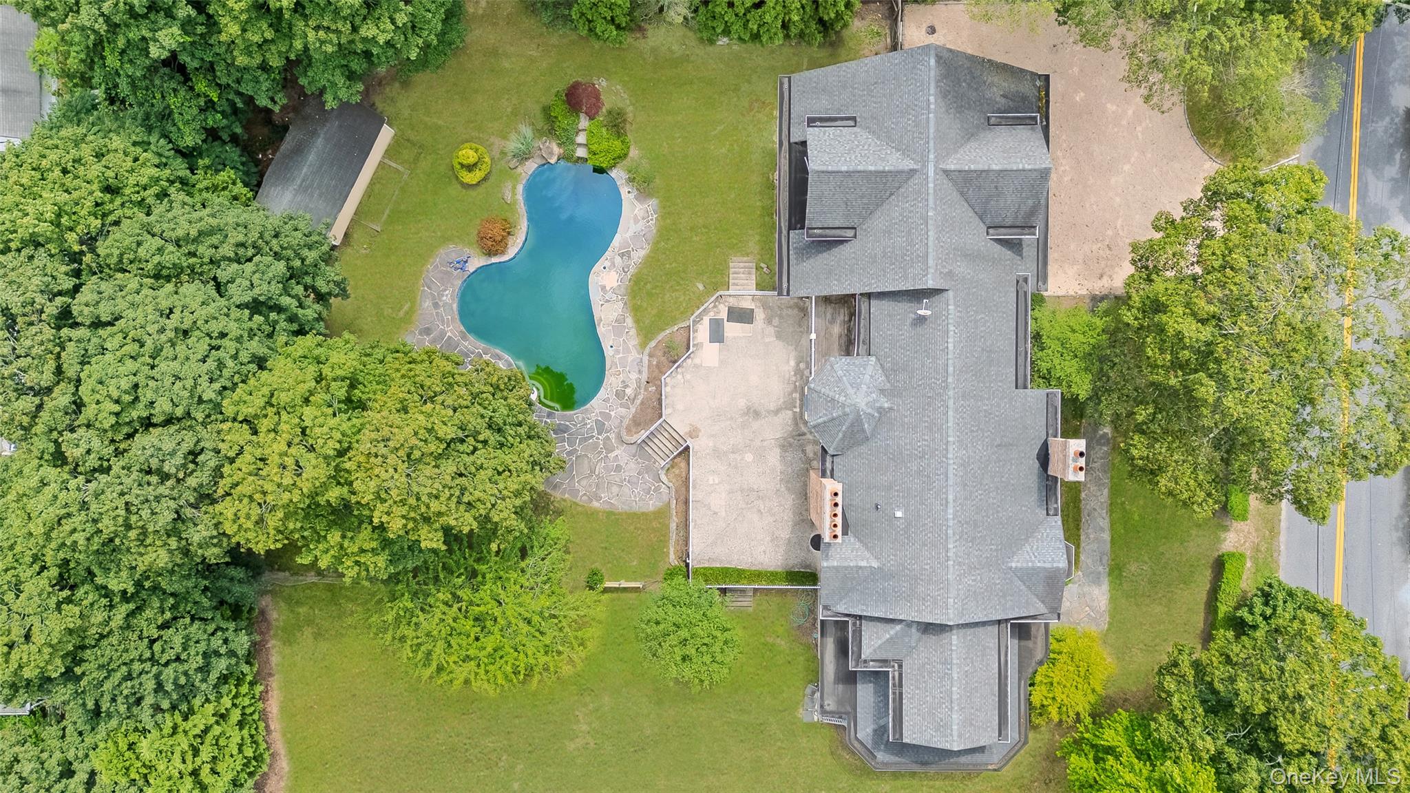 52 Brushy Neck Ln, Westhampton, NY 11977