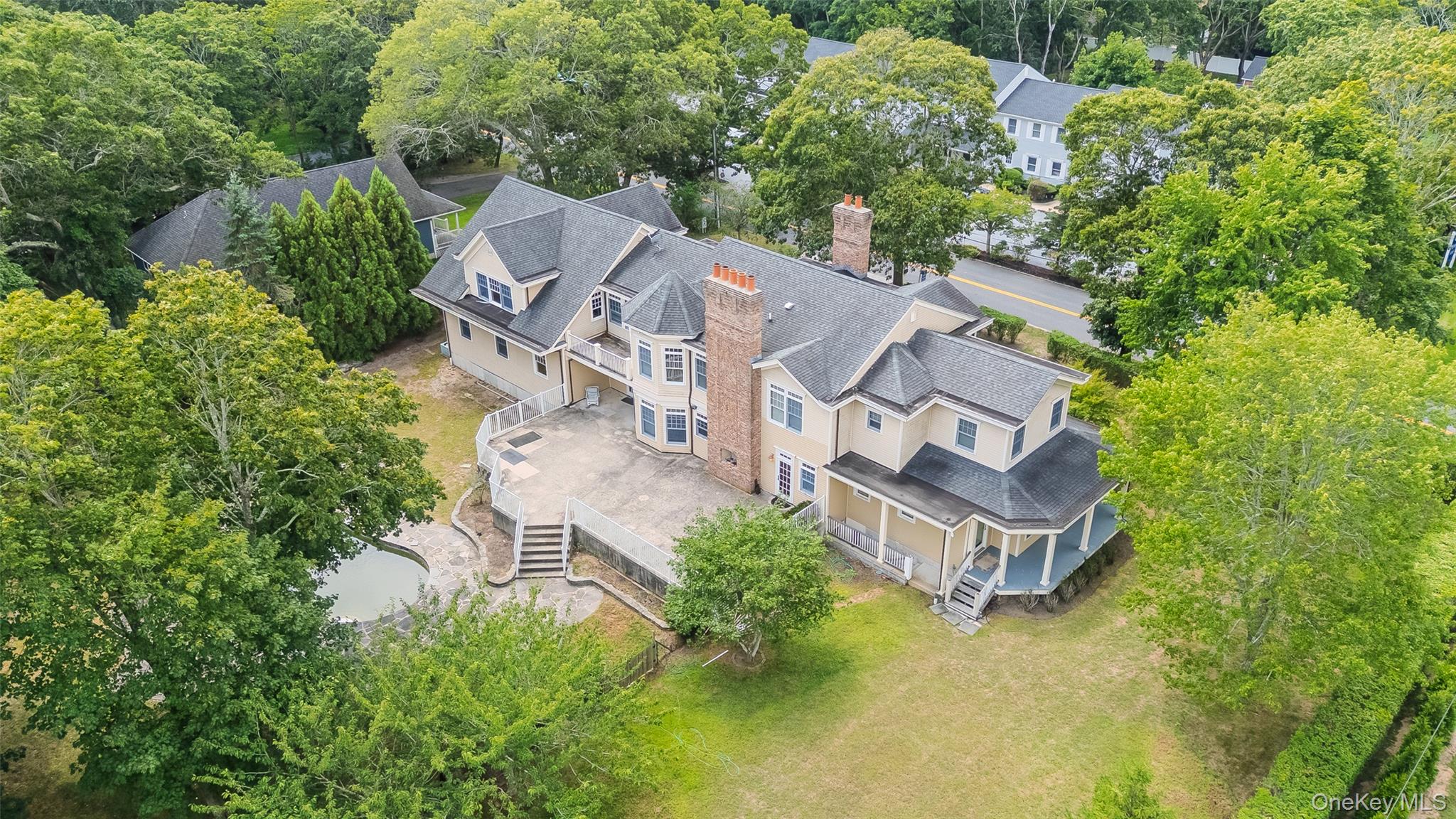 52 Brushy Neck Ln, Westhampton, NY 11977