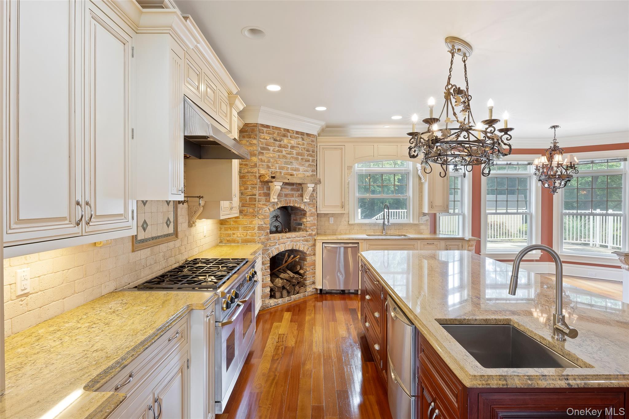 52 Brushy Neck Ln, Westhampton, NY 11977