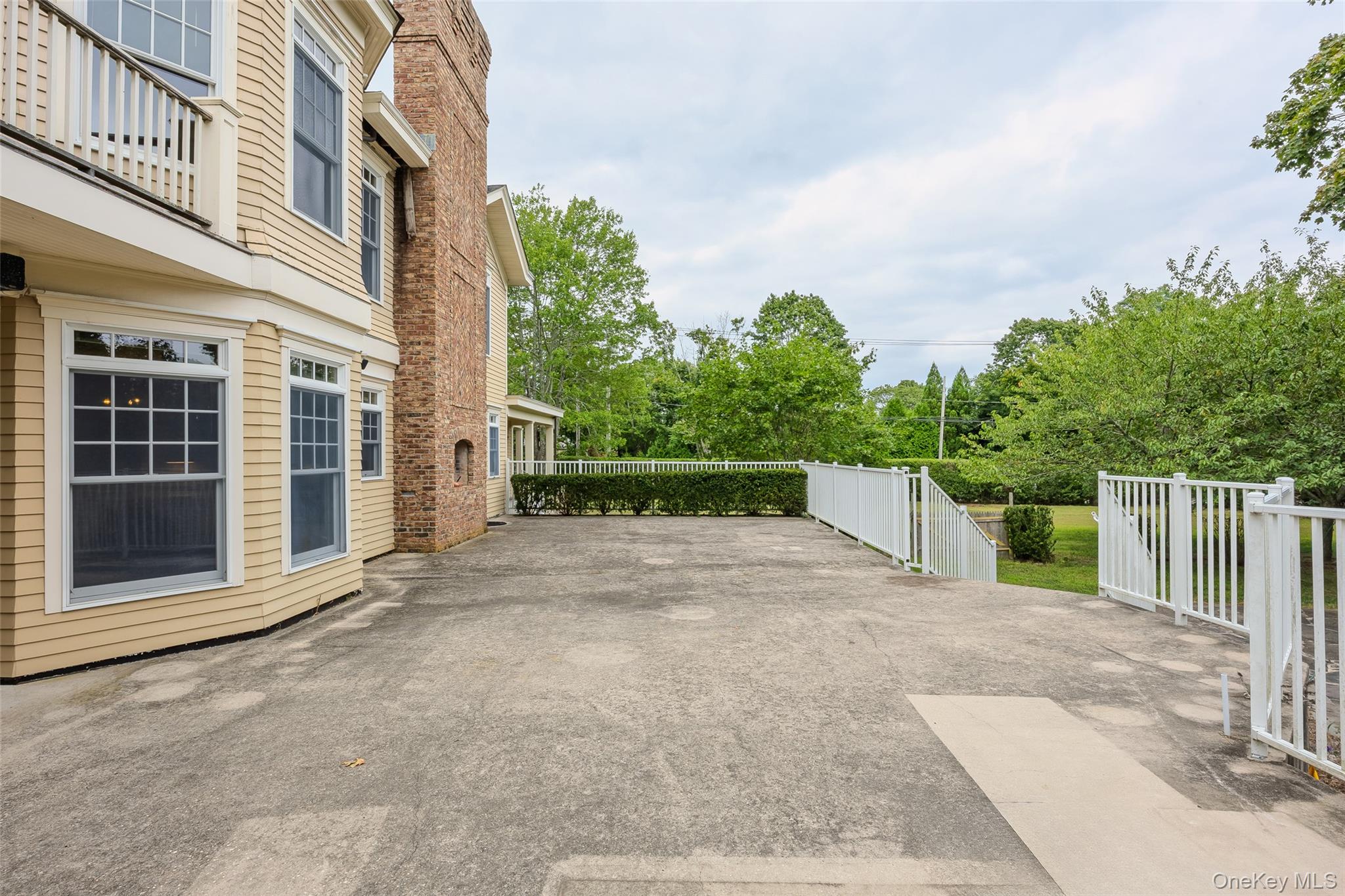 52 Brushy Neck Ln, Westhampton, NY 11977