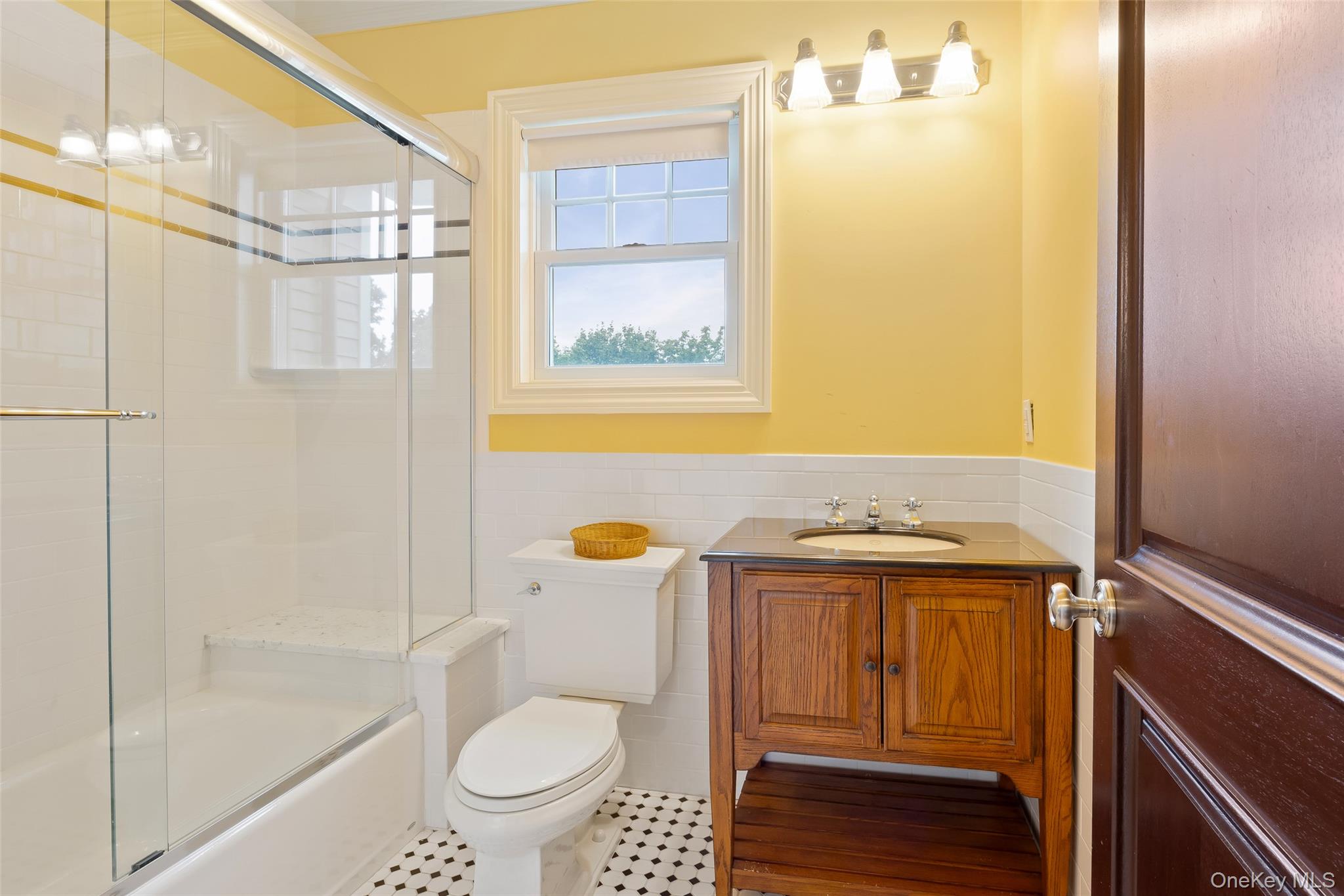 52 Brushy Neck Ln, Westhampton, NY 11977